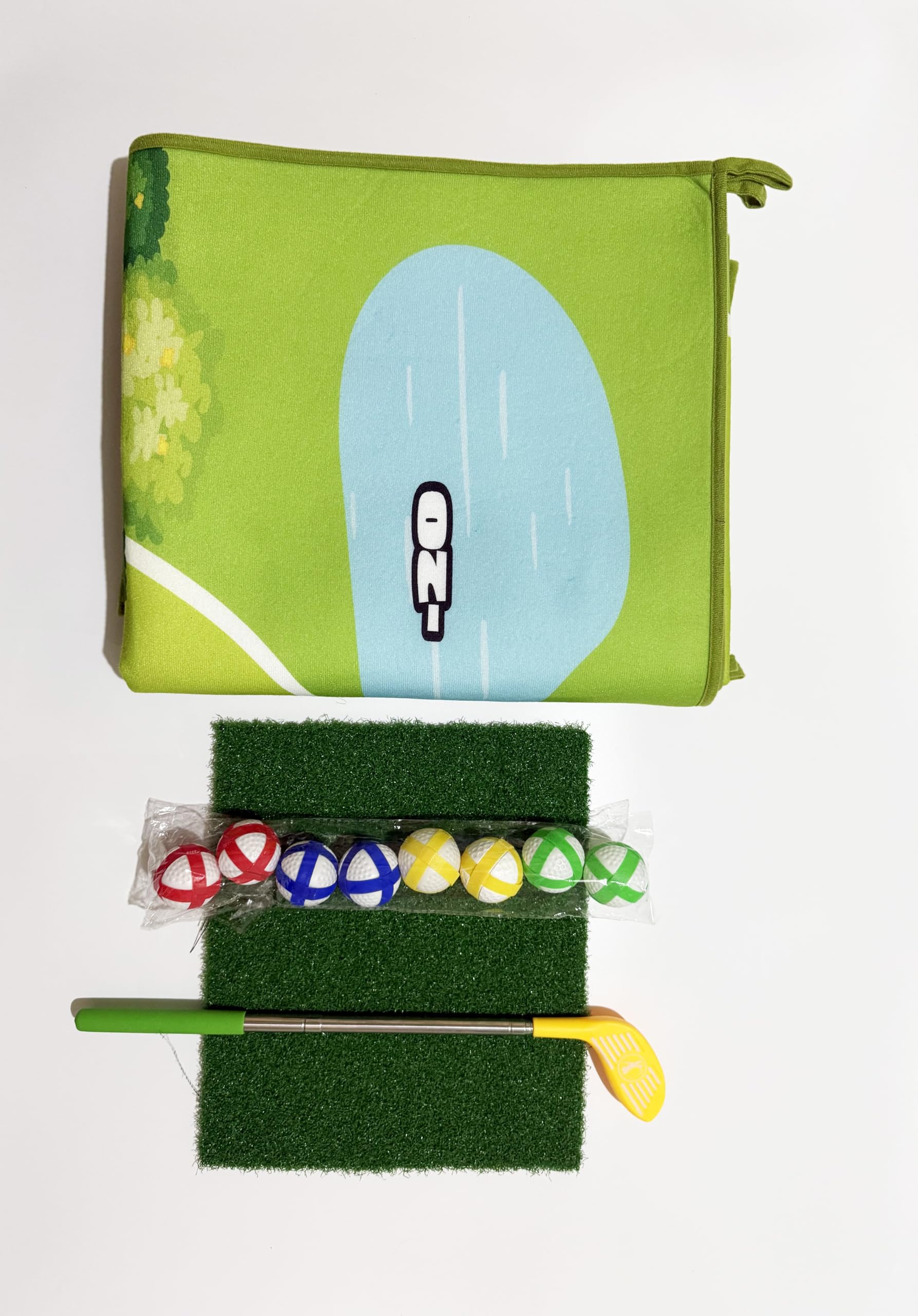 Golf Abschlag Matte Minigolf Für Zuhause - Mini Golf Set Indoor - 160x100 cm Golf Teppich - Inkl. 8 Bälle in 4 Farben - Minigolf Geschenk Für Zuhause