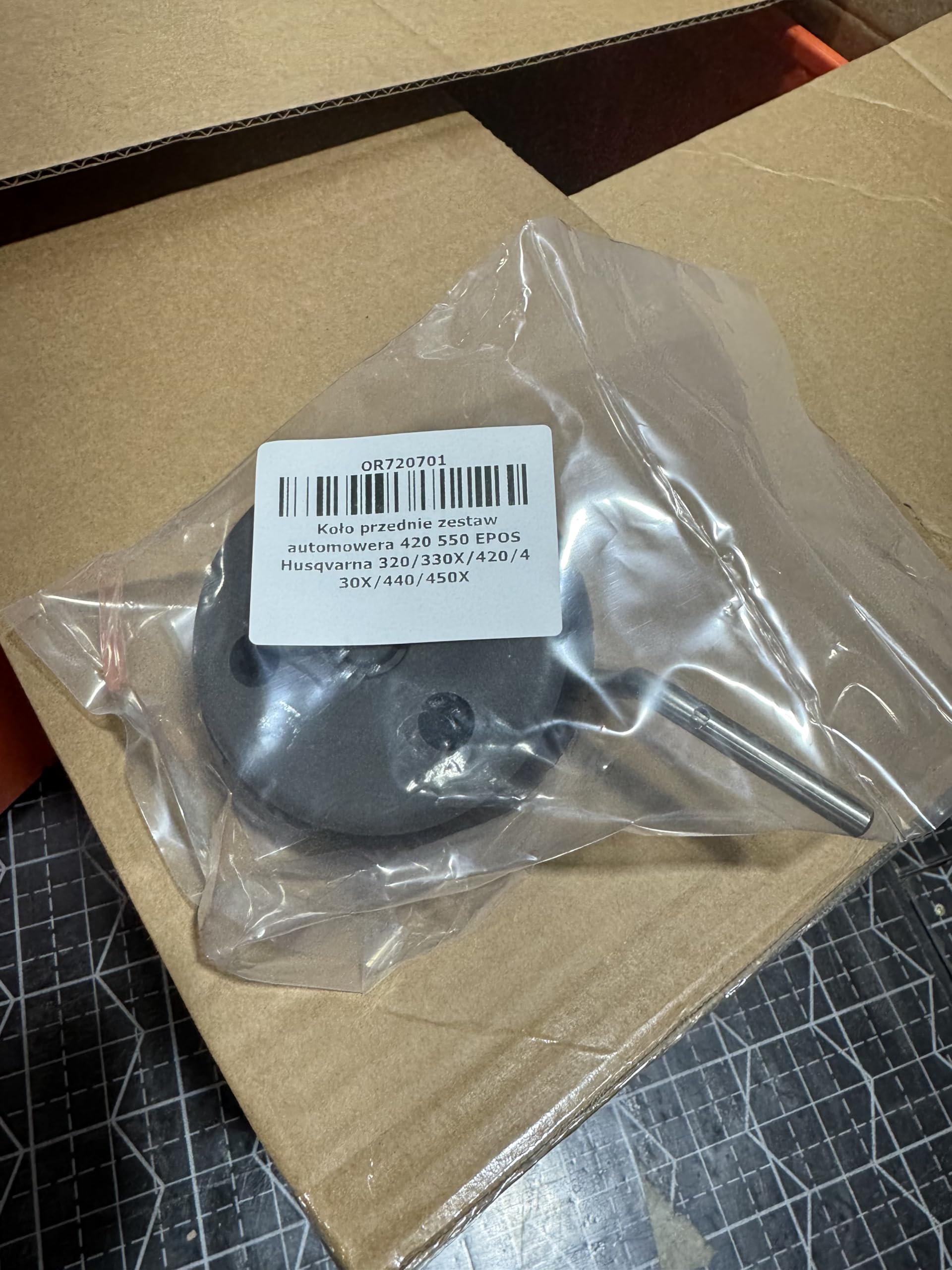 Roue avant compatible pour Husqvarna Automower 320, 330X, 420, 430X, 450X, 550 et EPOS – Roue de rechange pour robot tondeuse à gazon à entraînement avant, roue robuste et durable
