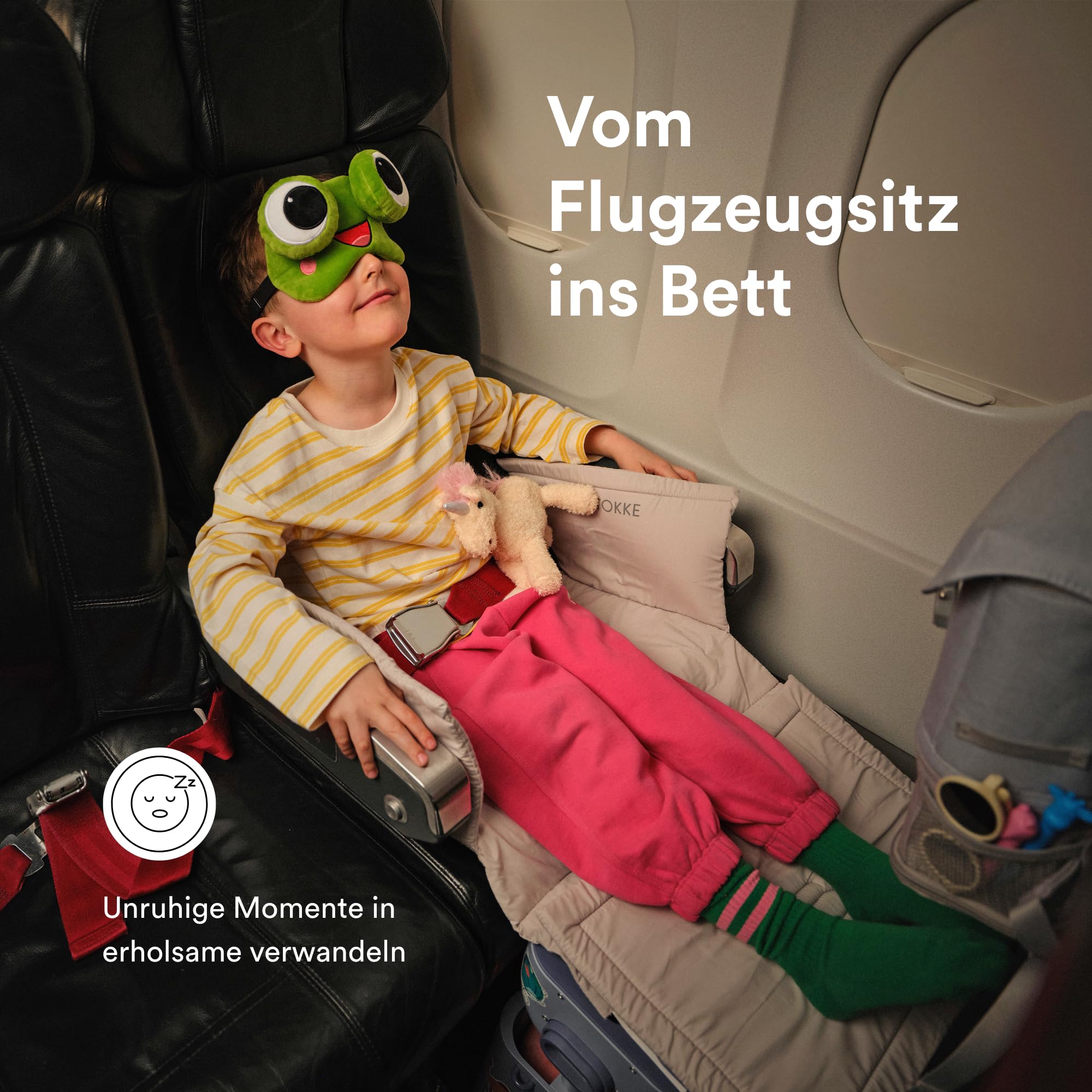 Stokke JetKids BedBox, Arctic Blue - Aufsitzkoffer für Kinder von 2-7 Jahren (bis 35 kg) - Lässt Sich in EIN Bett verwandeln - Inklusive Matratze, dekorativen Aufklebern & verstellbarem Tragegurt