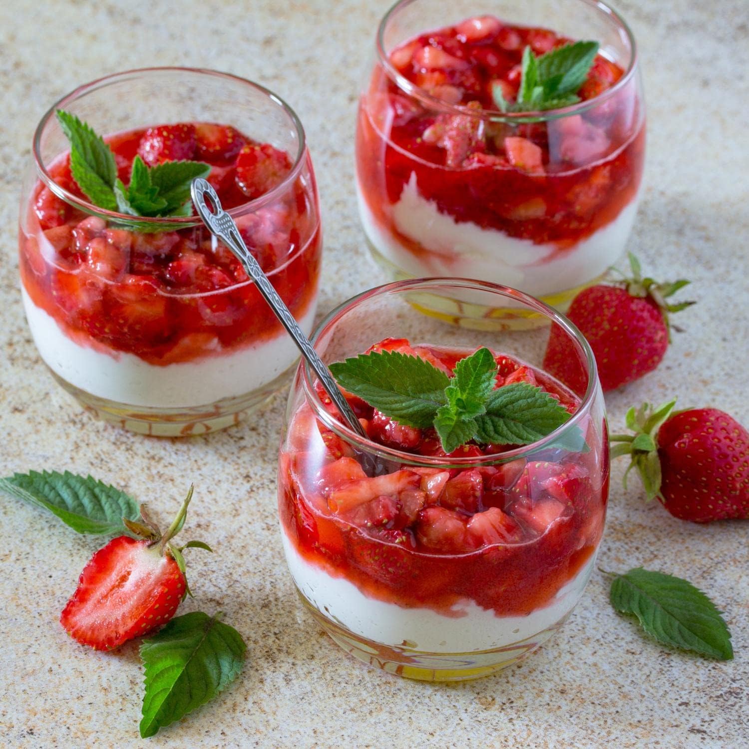 Carefood – Organic Goji Berries – Superfood 100% Organic Goji Berries – Natural Snack without Added Sugar Suitable for Vegan-Friendly – Sweet and Slightly Tart – 200g