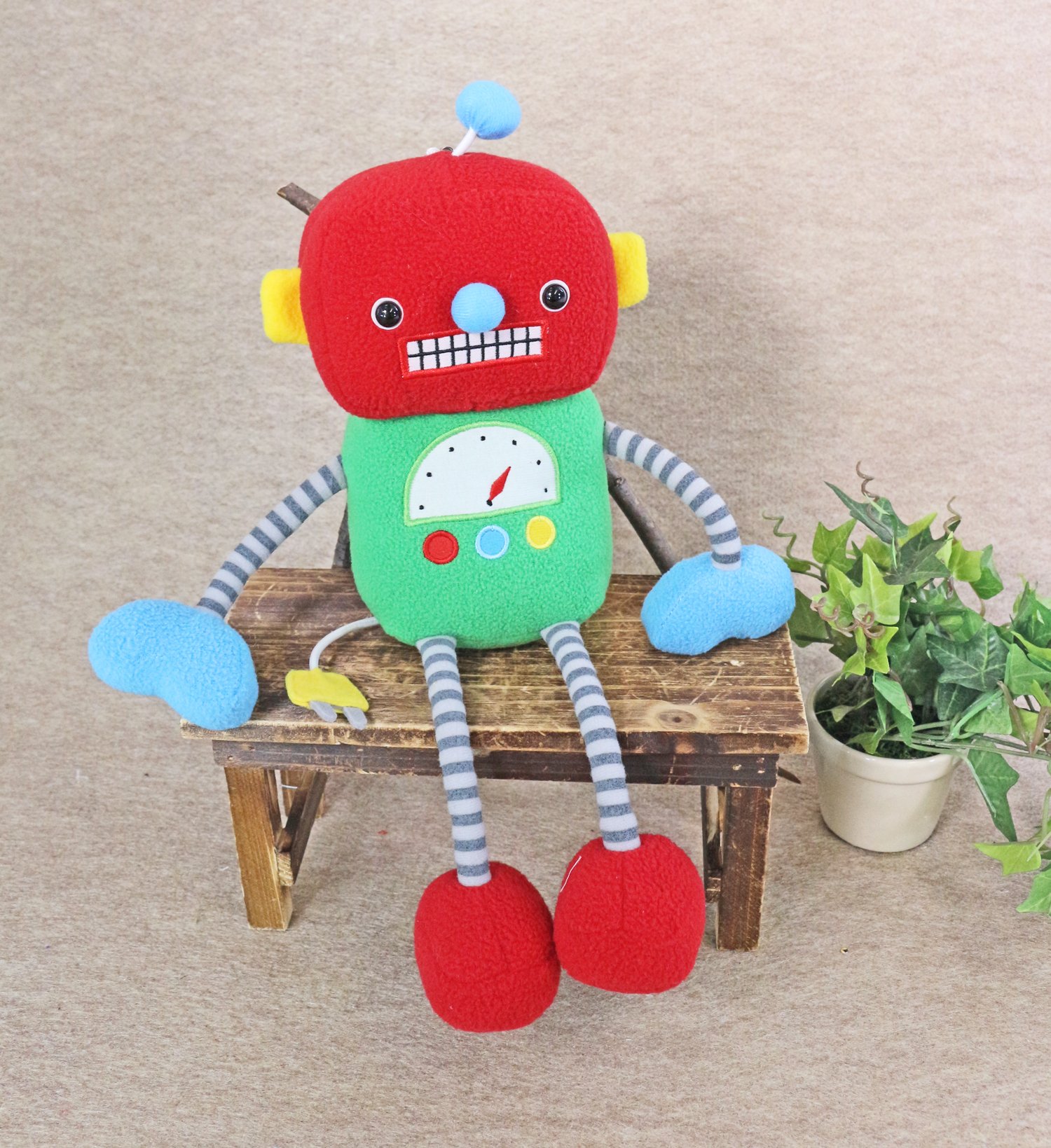 Amazon.co.jp: シナダ カラフルロボット レッド (M) 12×6×25cm