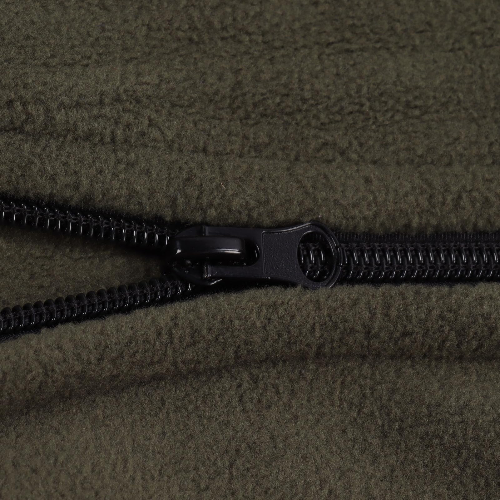 Yomiyuyr Comfortable Sleeping Bag Blanket, Ultra Thick Travel Blanket, Soft Outdoor Liner for Hiking, Camping, Backpacking, and Travel – Machine Washable and Lightweight (Green)