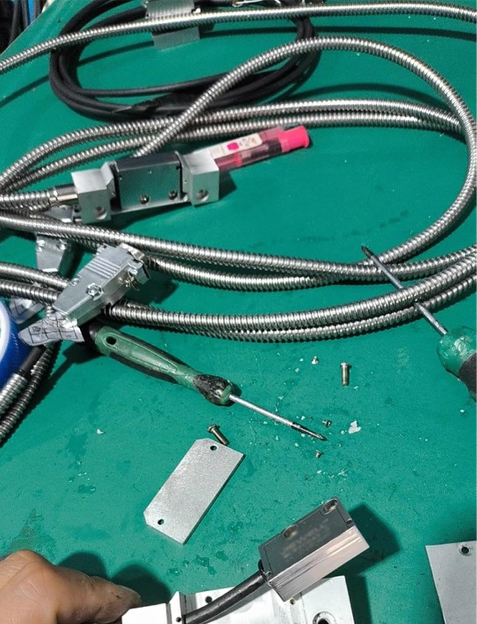 Gumowa mata antystatyczna | Mata lutownicza o wielu rozmiarach: do napraw laboratoryjnych i montażu elektronicznego(120x100x0.2 cm)