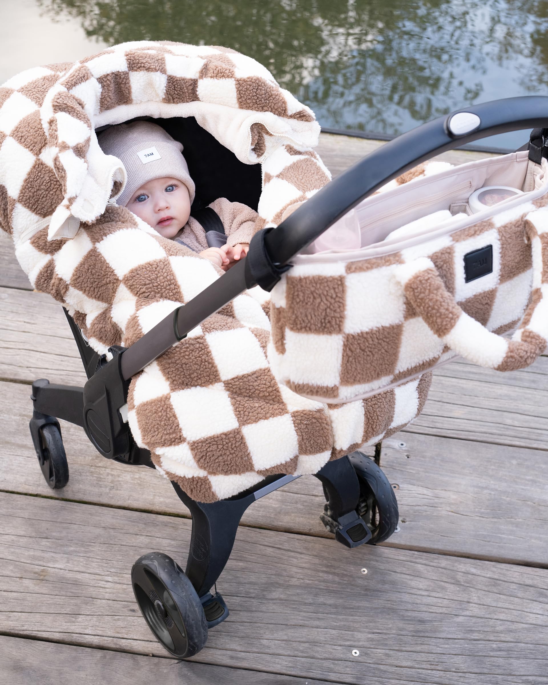 7AM Sac de rangement universel pour poussette – Poignées supérieures, panier de poussette avec porte-gobelet, 3 compartiments ouverts, sangles de poussette réglables et poche | (Imprimer Dames Tan)
