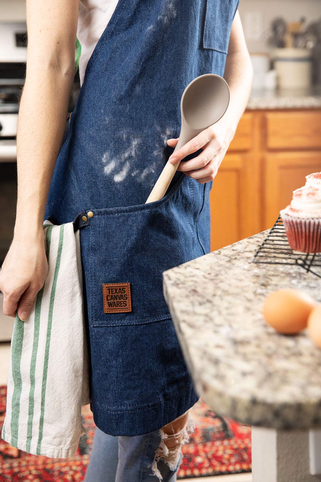 Texas Canvas Wares professionale del grado regolabile bavaglino grembiule per la cucina con 3 tasche per uomo, donna, cuoco, barbecue, griglia con il tovagliolo loop (blu, denim)