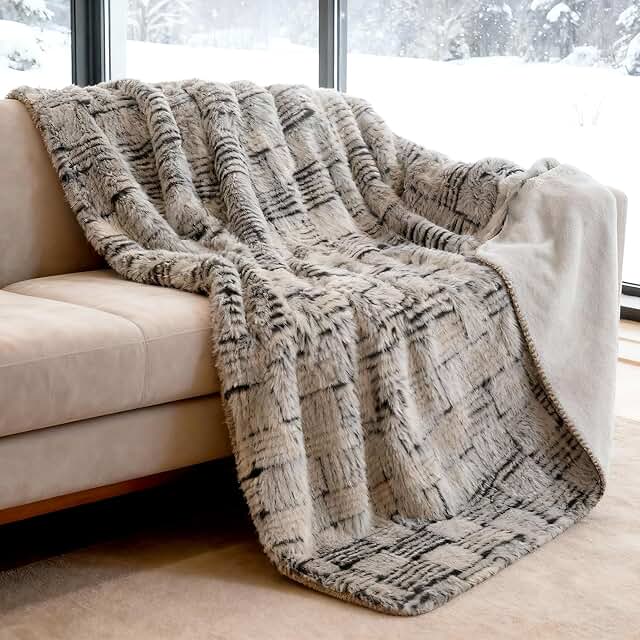 Faux Fur Throw Blanket, Checkered Fuzzy Soft Plush Throw Blanket for Cou...