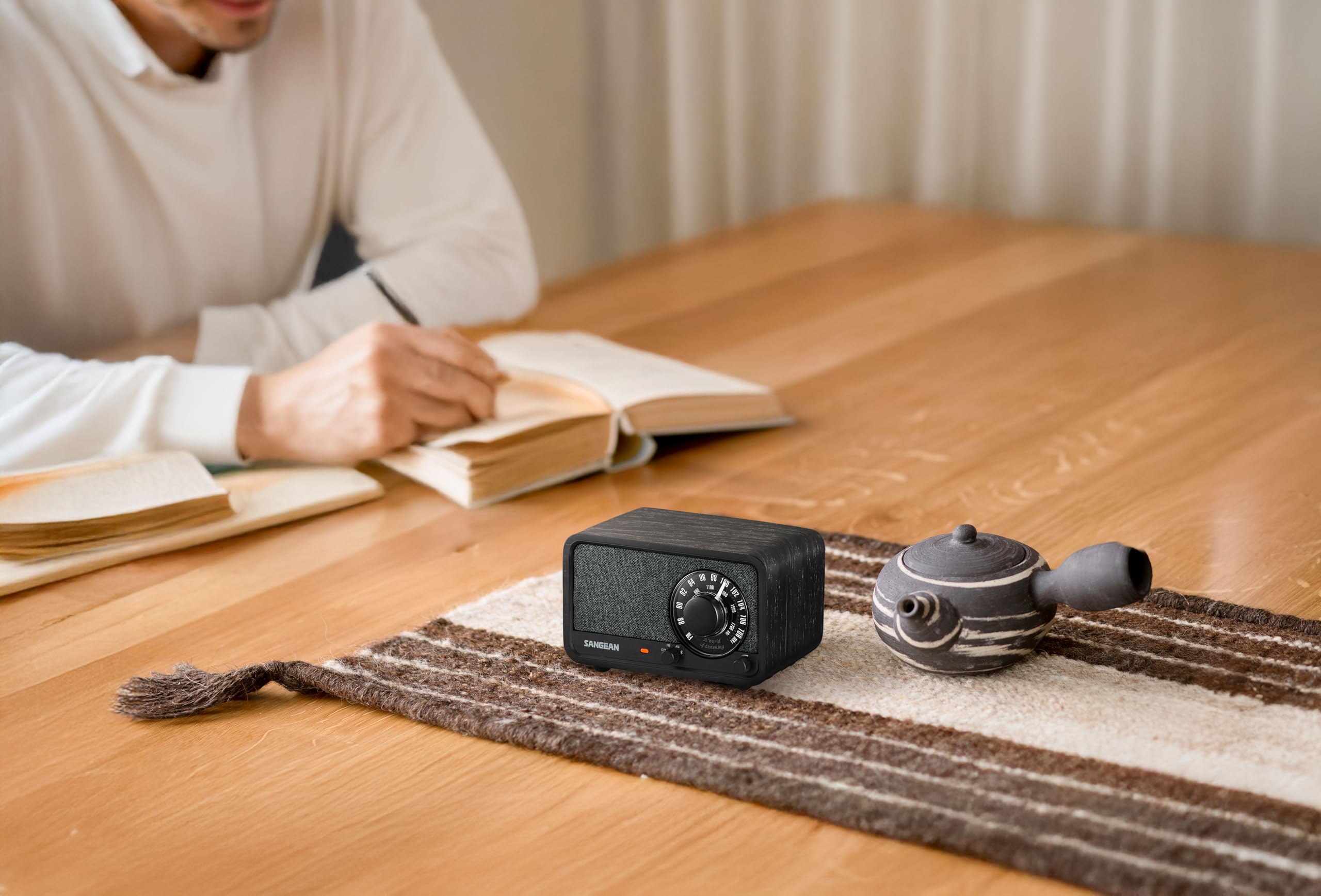 SANGEAN WR-8 - Radio portátil vintage con altavoz Bluetooth, recepción FM, batería integrada, carcasa de madera auténtica, roble medianoche