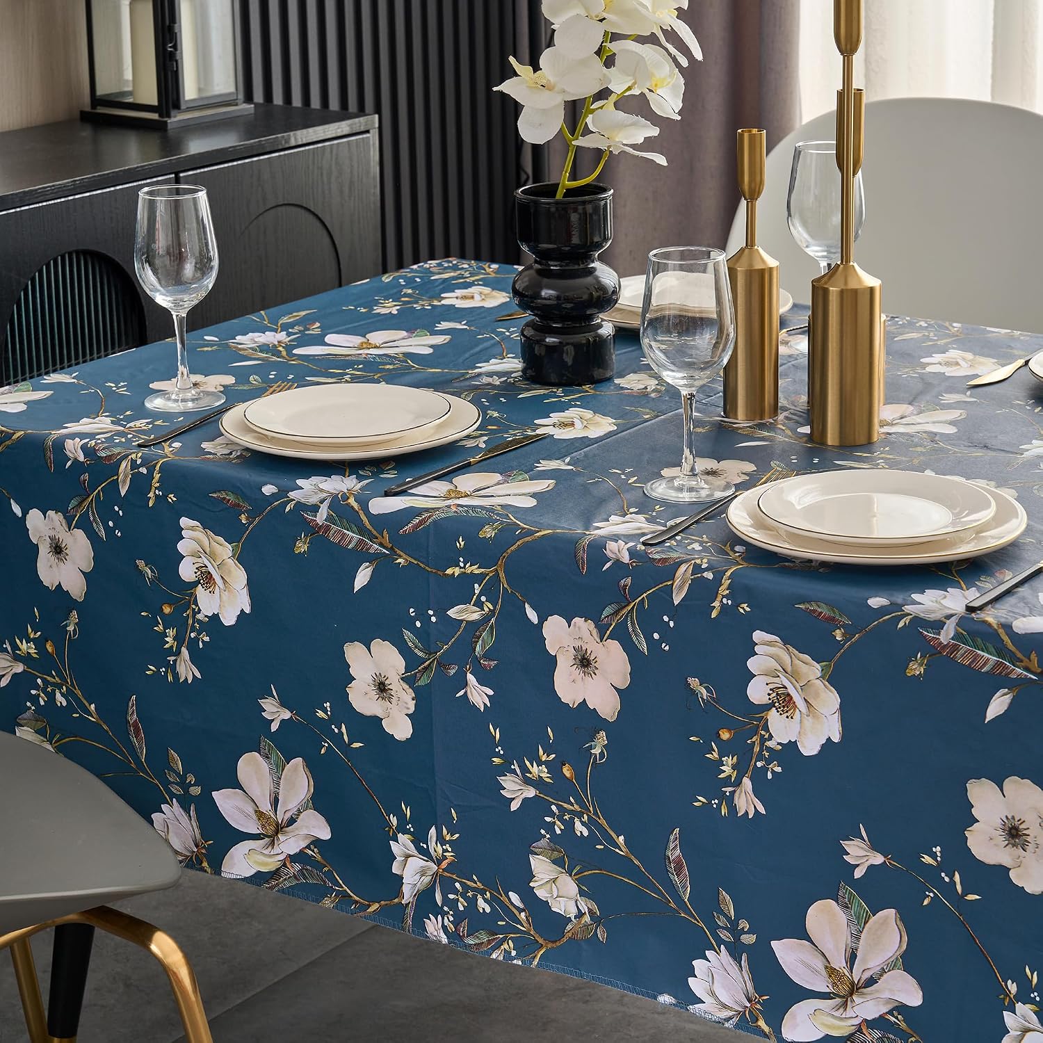 Pioggia Vinyl Tablecloth with Flannel Backing - Waterproof, Oil-Proof, Easy to Clean -Rectangle Plastic Table Cloth - Perfect for Dining Tables, Kitchen Tables, Parties
