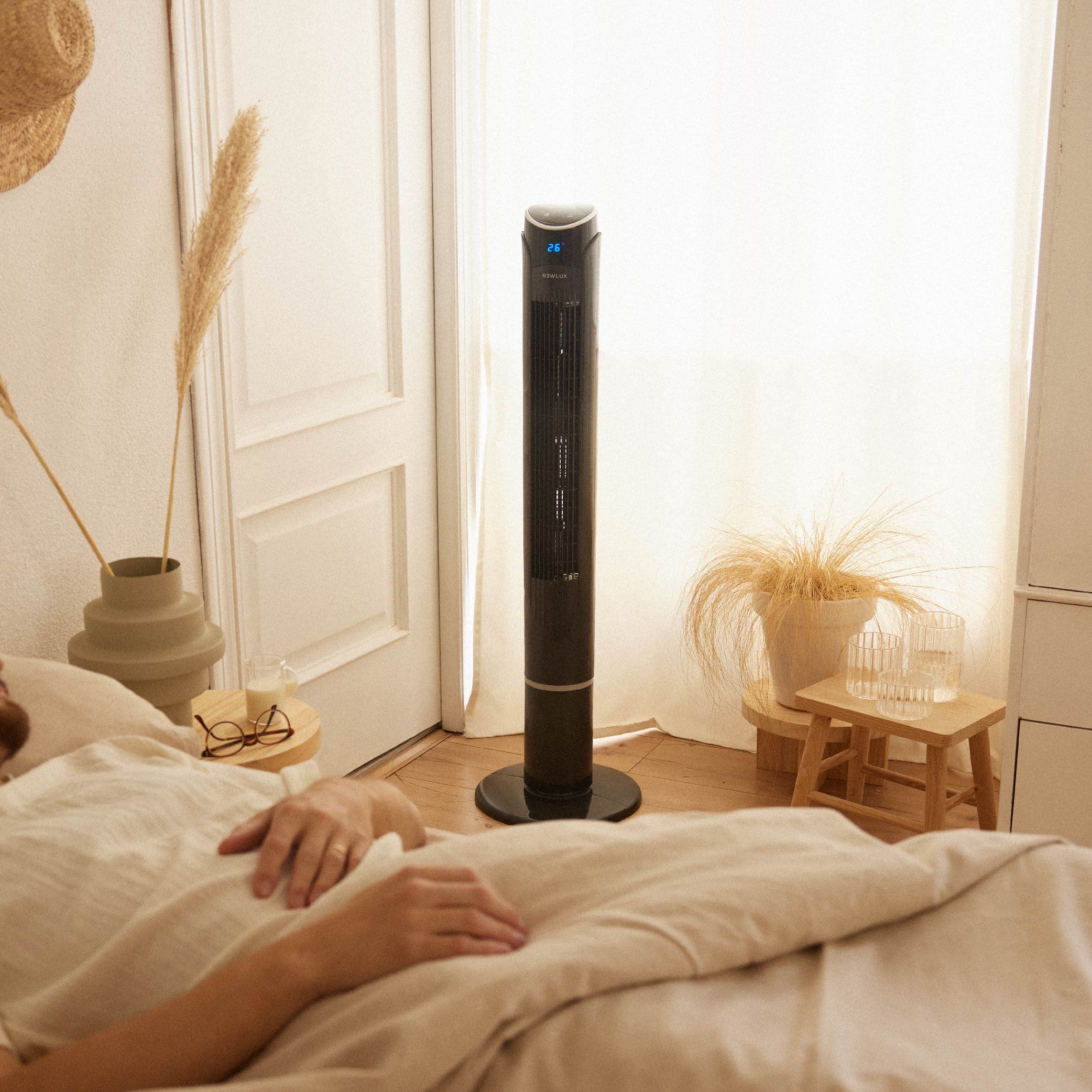 Newlux - Turmventilator ohne Flügel W130 (45 W) mit Höhe 103,5 cm, 3 Stufen, 3 Modi, 70° Oszillation, 12h Timer und kompaktes Design, Standventilator mit Fernbedienung (schwarz)