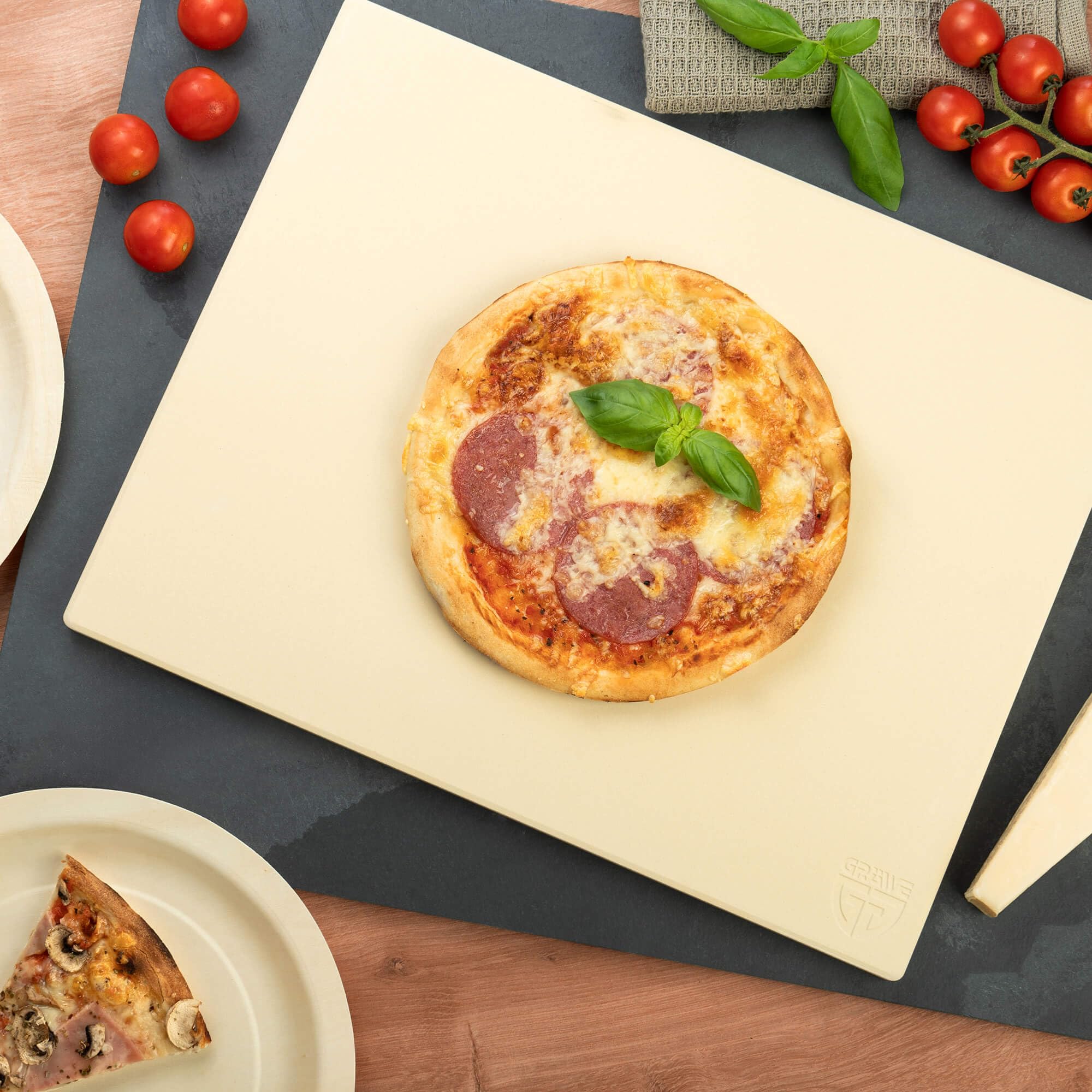 GRÄWE Pierre à pizza rectangulaire en cordiérite 38 x 30 x 1,5 cm pour barbecue à gaz et four - Pierre à pizza pour pizza, pain et tartes flambées - Beige