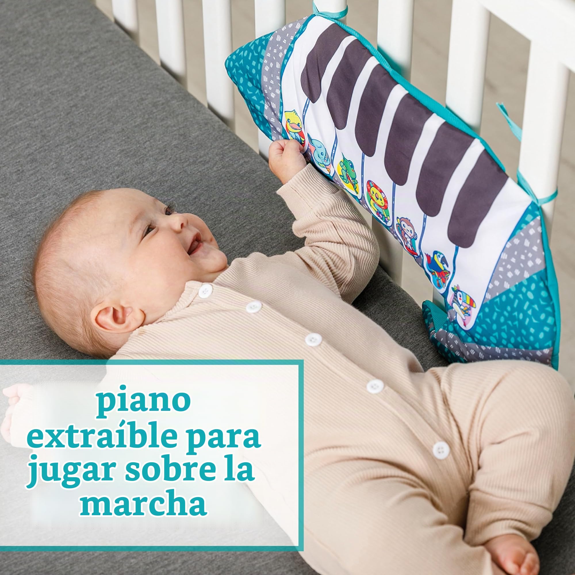 Infantino Cojín y Piano 3 en 1 - para la estimulación del bebé, 3 Modos de Juegos, 2 Juguetes, Ejercicios para Cuello y Cabeza, con una temática de Mapache y cómodo para el bebé