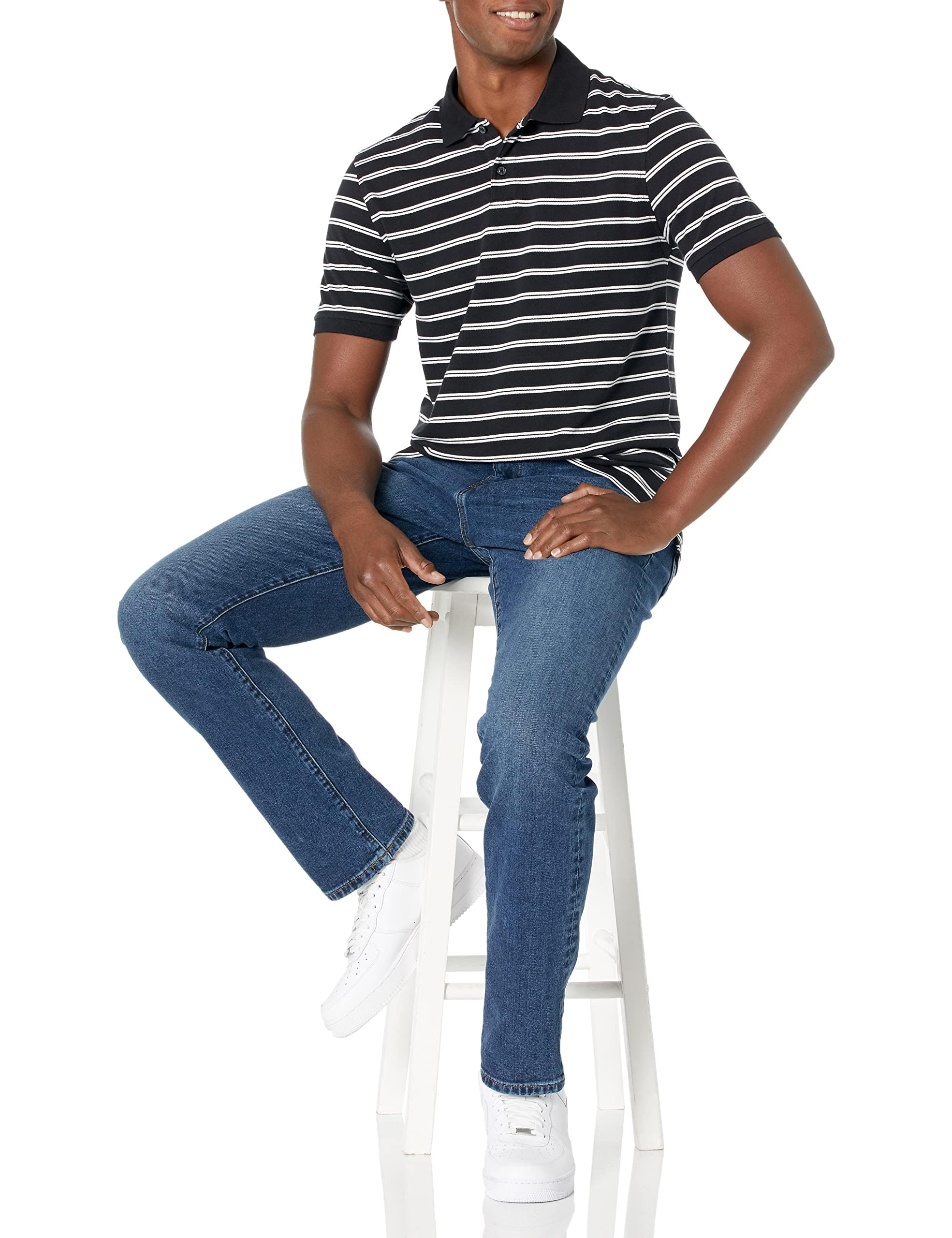 Amazon Essentials Uomo Jeans Elasticizzati con vestibilità Sportiva