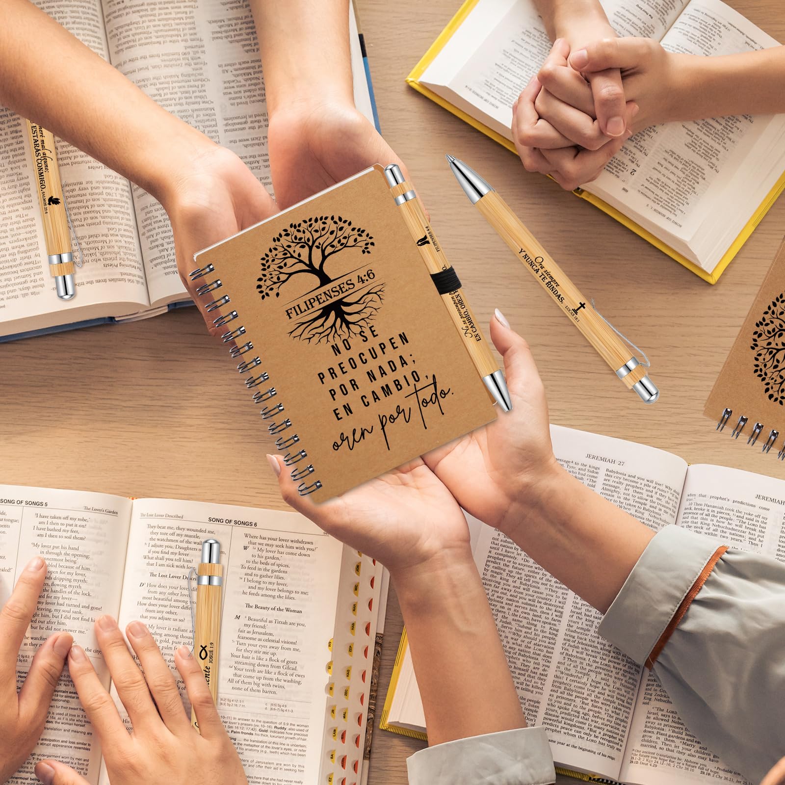 Kosiz Set da 40 pezzi/20 regali cristiani, blocco religioso a spirale con penna per versi biblici, diario di preghiera, quaderno ispiratore, per uomini, donne, chiesa, studio, scuola domenicale, Vbs