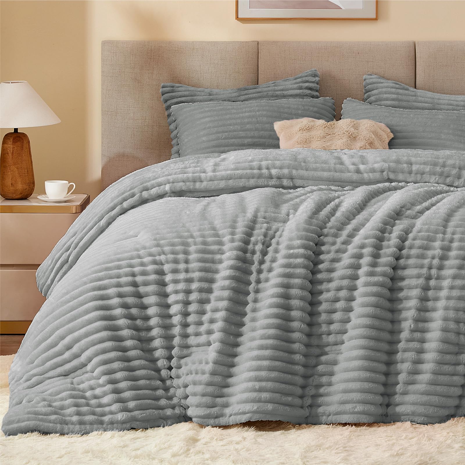 BEDELITE Fleece Oversized Queen Comforter Set -Super Soft &amp; Warm Fluffy Light Grey Bedding, Luxury Fuzzy Heavy Bed Set for All Season with 2 Pillow Cases