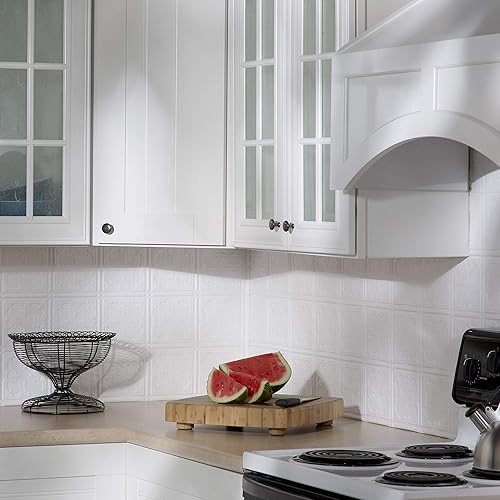 Miniatura 46 de FASÄDE Panel decorativo para salpicaduras de vinilo de estilo tradicional / patrón 10 en bronce antiguo (muestra de 6 x 6 pulgadas)