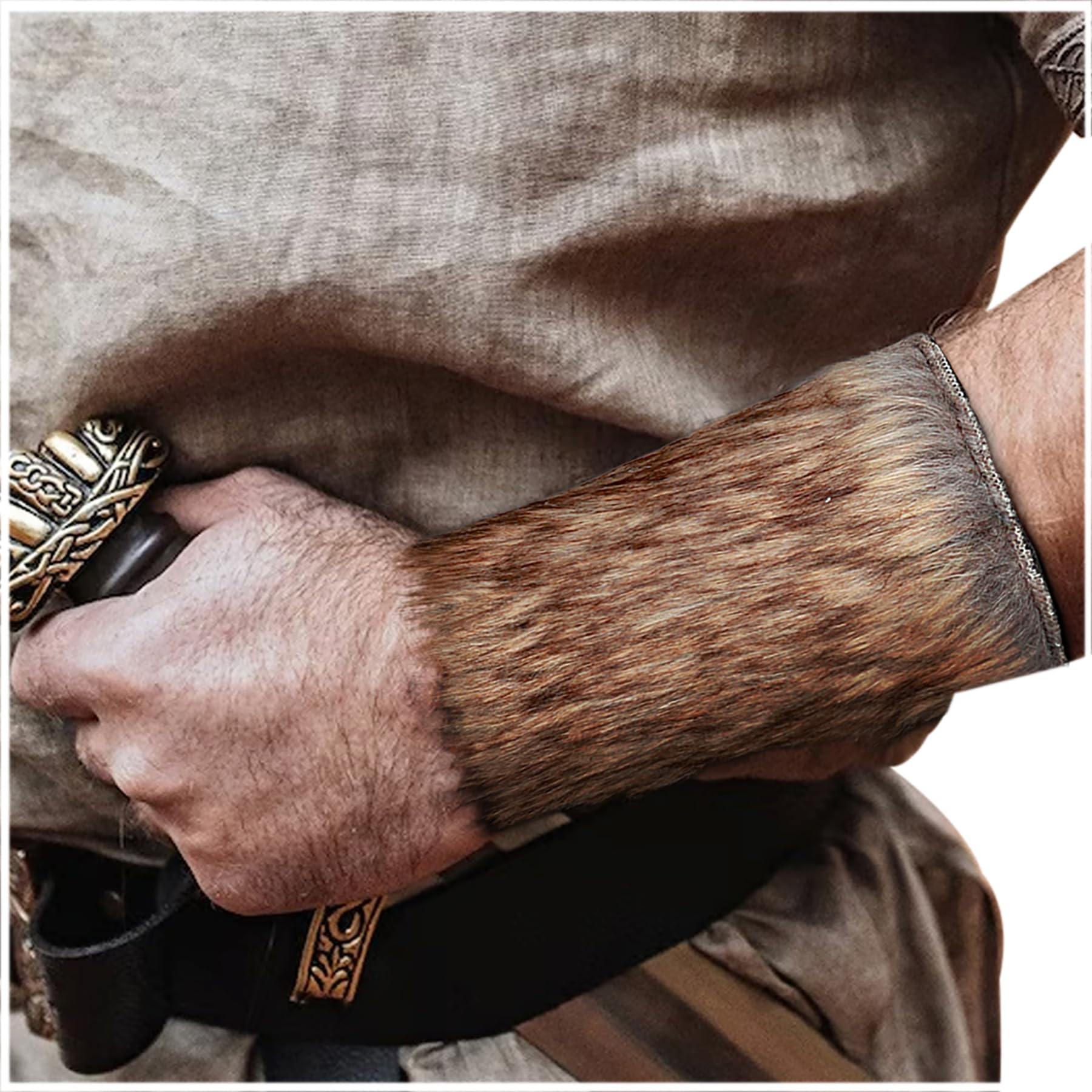 L'VOW Viking Fur Wrist Guard Leather Armor Bracer Cuff Medieval Gauntlet Wristband Renaissance Warrior Costume Accessories