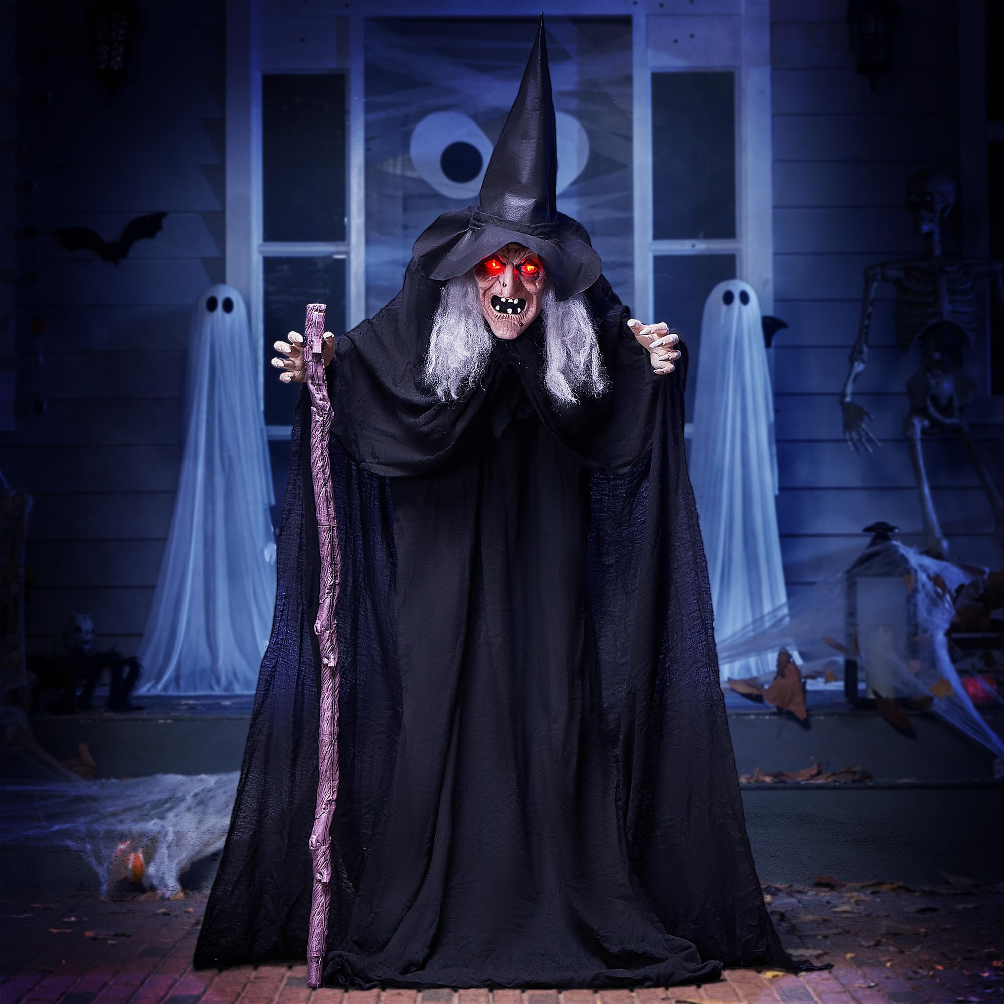 JOYIN 1,8 m Halloween Animatronics Strega con canna, decorazioni di Halloween a grandezza naturale con suono raccapricciante e occhi luminosi, attivazione del suono animata casa infestata puntello