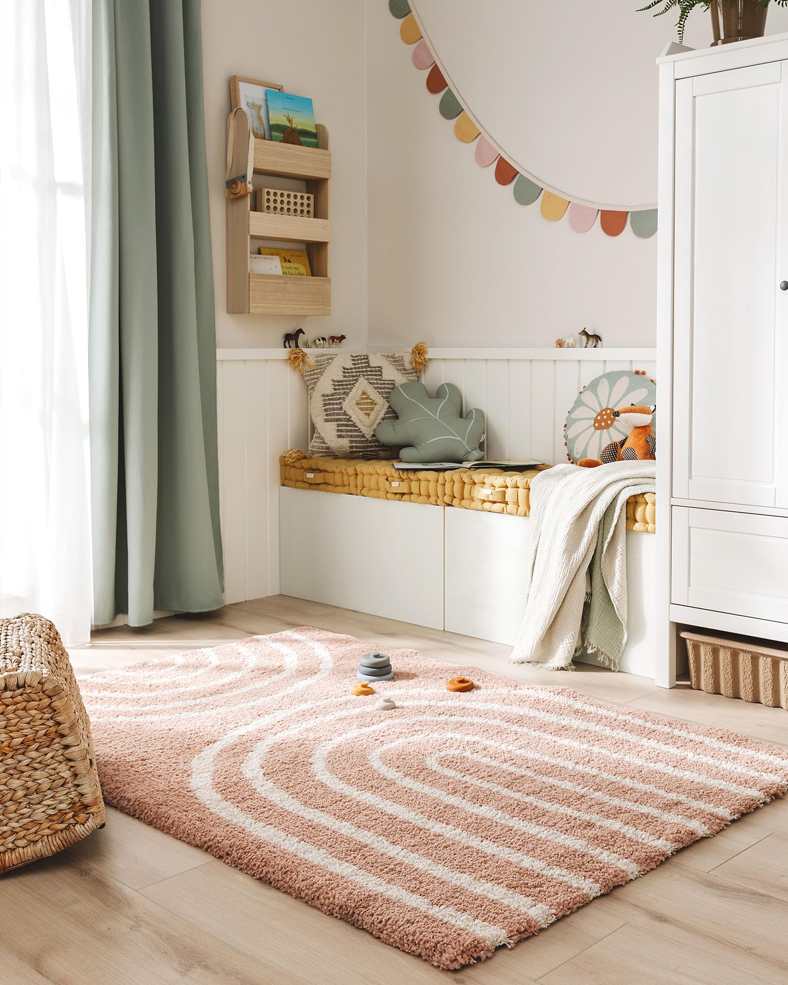 Tapis rose rectangulaire Lytte | Créez un cocon doux pour votre enfant