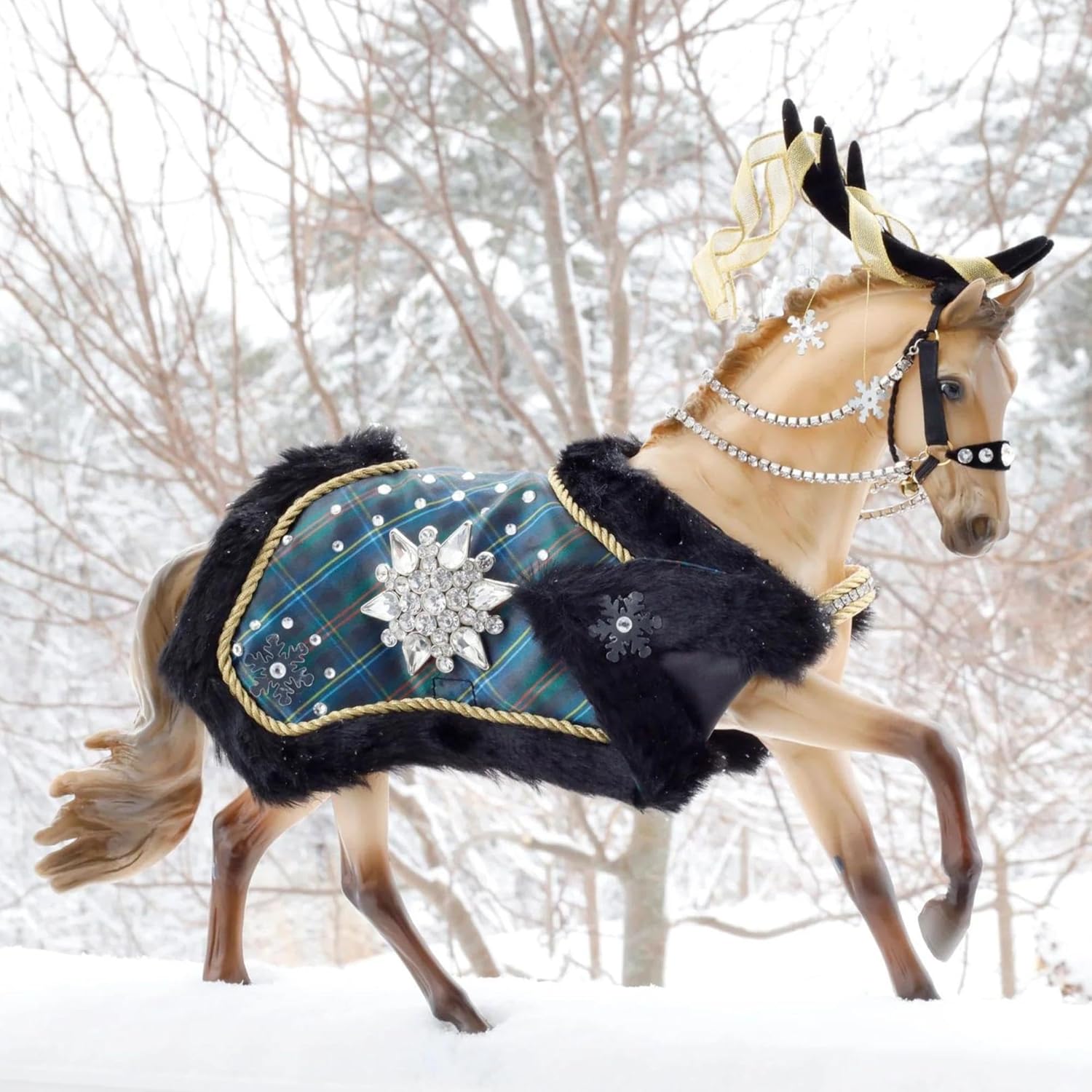 Breyer Horses 2023 Holiday Collection | Traditional Series Holiday Horse - Highlander | Model #700126