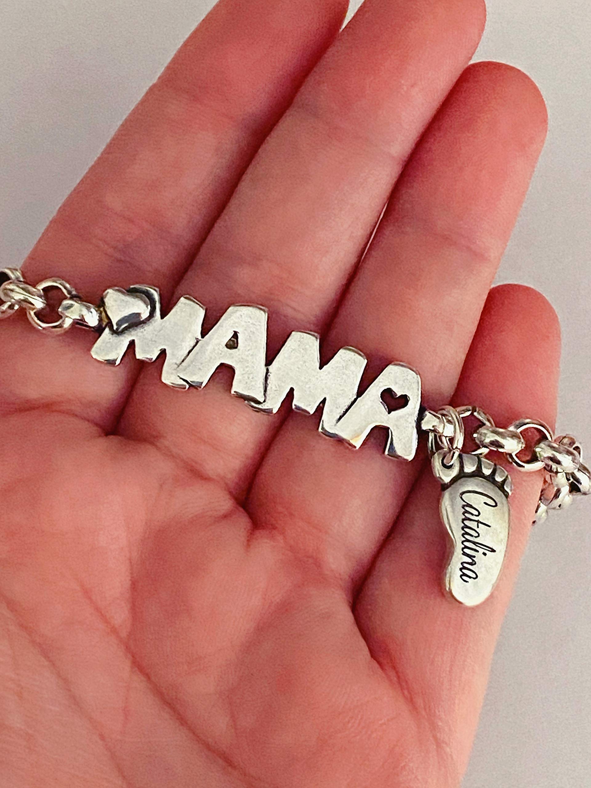 Pulsera de mamá con pie colgante personalizado. Regalo dia de la madre