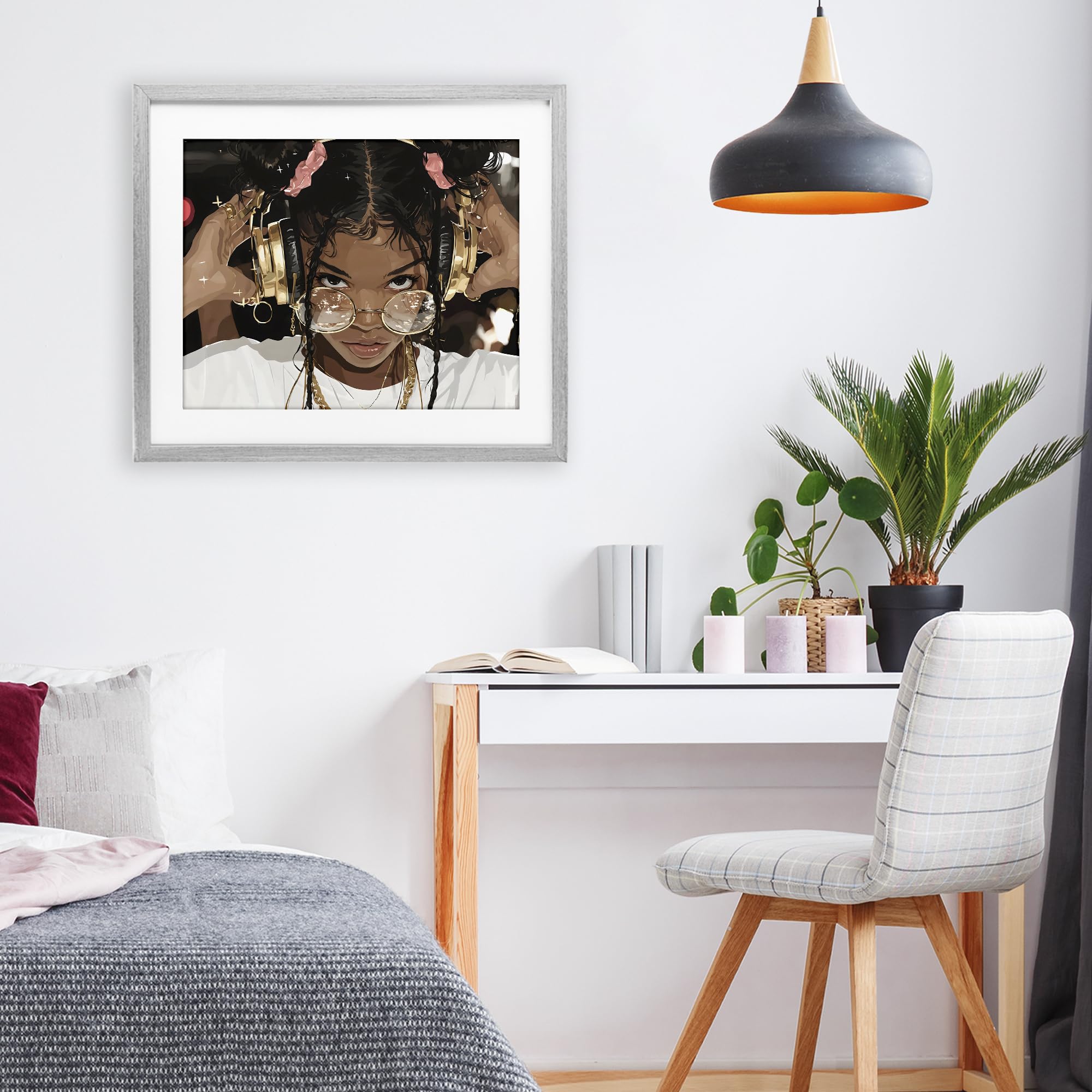 Affiche encadrée « Trendy Girl with Gold Headphones, 43,2 x 53,3 cm » sous