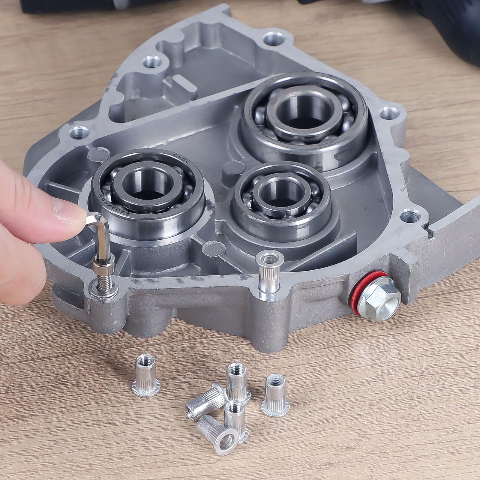 CPROSP 105 Pezzi Rivetti Filettati Alluminio M5 con Scatola Portaoggetti, 7 mm Dado per Rivetto M5, Dadi per Rivetti Ciechi per il Fissaggio dei Mobili, Ottimi Rivetti in Alluminio