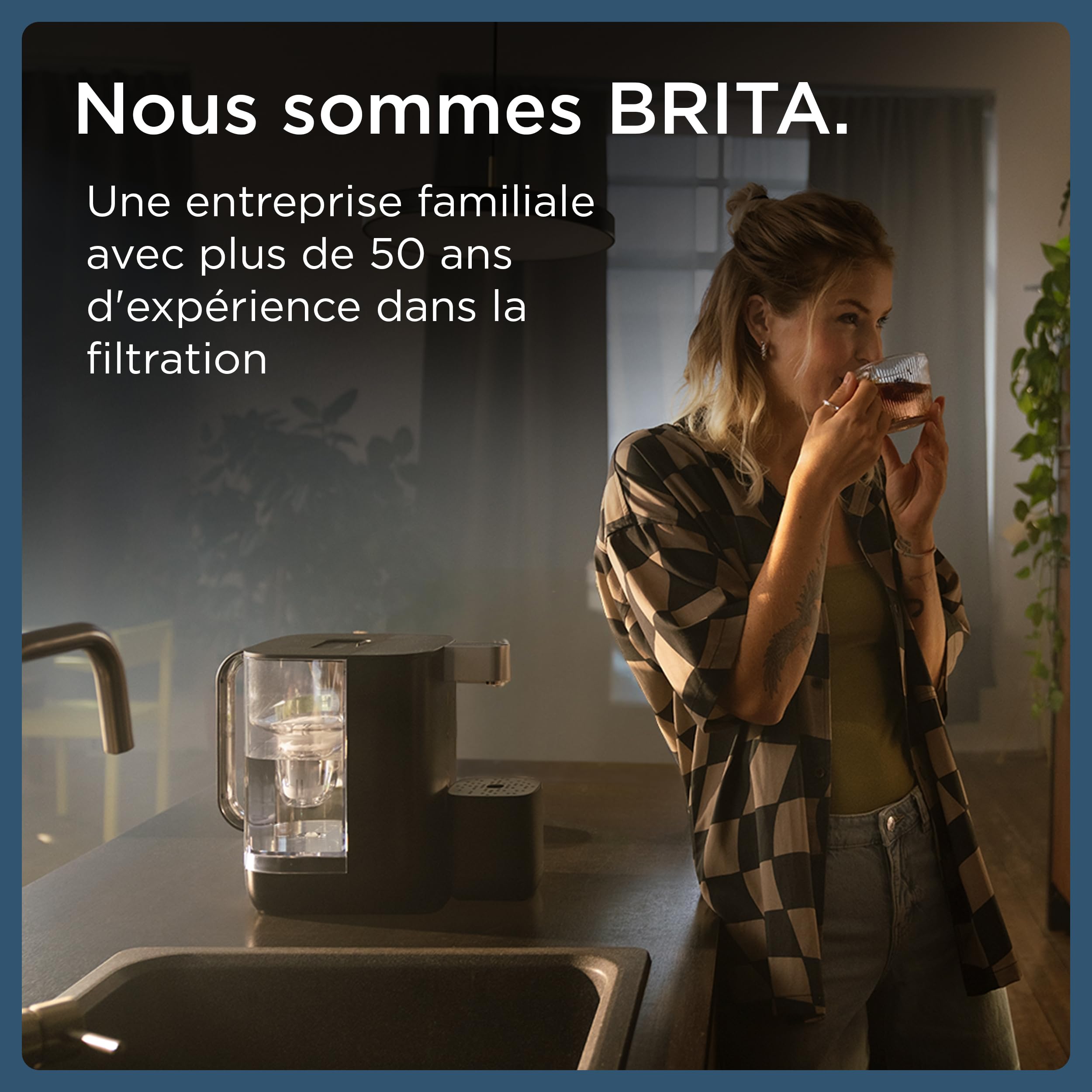 BRITA Cube – Distributeur d'eau filtrée chaude ou tempérée (4,0 L), différentes tailles de contenants pré-enregistrés, technologie UV-C & filtre à eau MAXTRA PRO Expert anti-tartre inclus