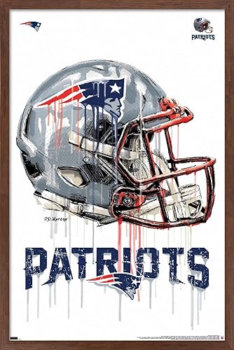 Miniatura 16 de Trends International NFL New England Patriots - Póster de pared con casco de goteo 20, 22.375 x 34 pulgadas, versión enmarcada negra Versión