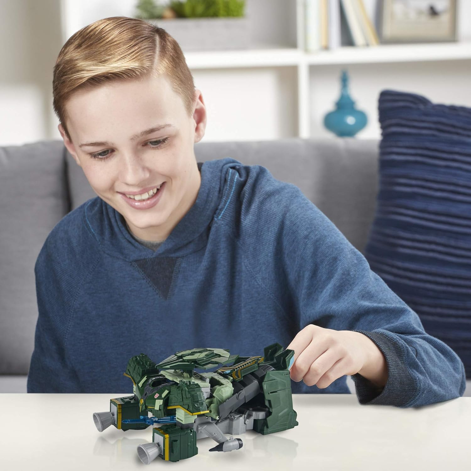 Transformers Bumblebee Cyberverse Adventures Toys Ultimate Class Iaconus Action Figure, Energon Armor, for Kids Ages 6 and Up, 9-inch