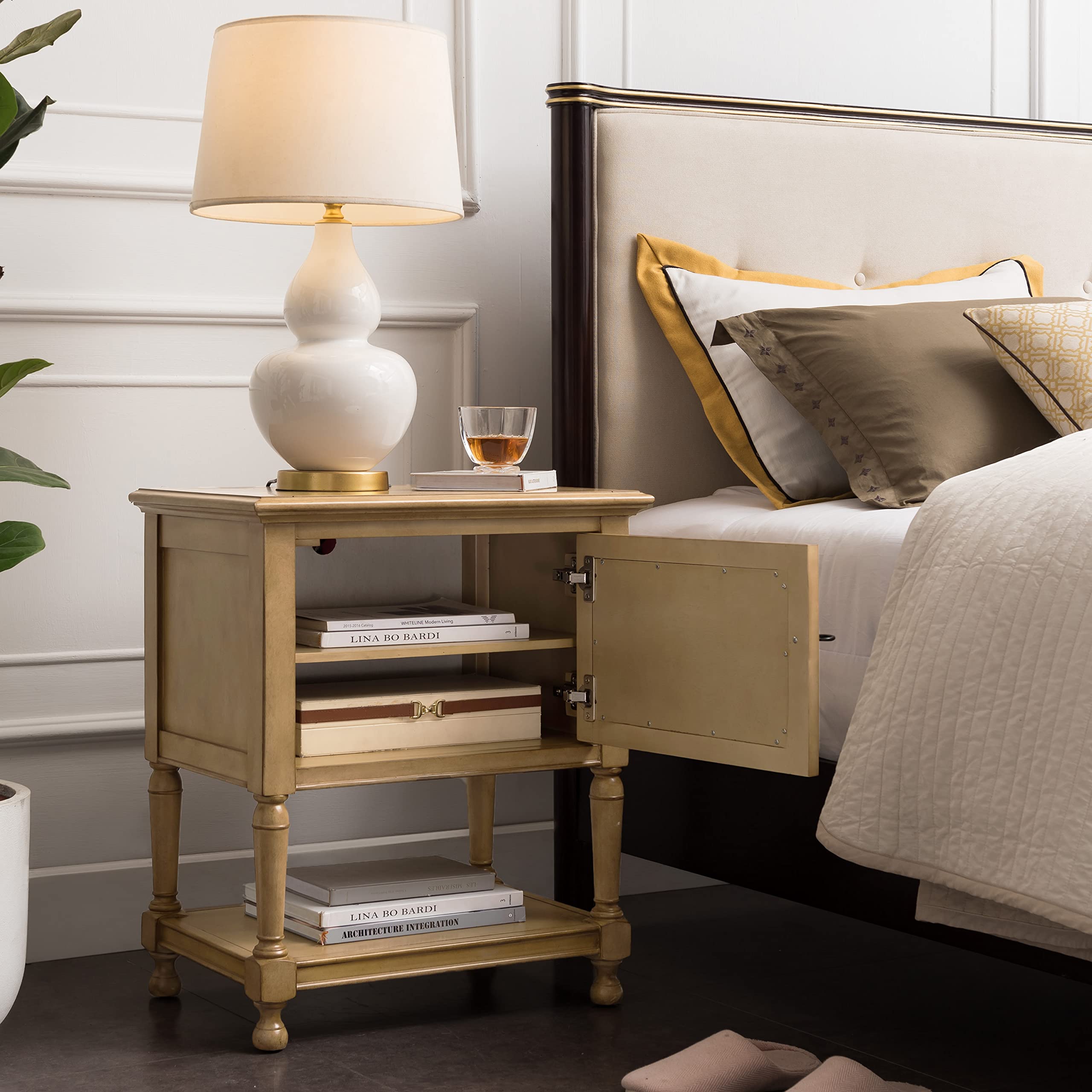 Leick Home Louvered Nightstand Desert Sand USB-C - Dettaglio