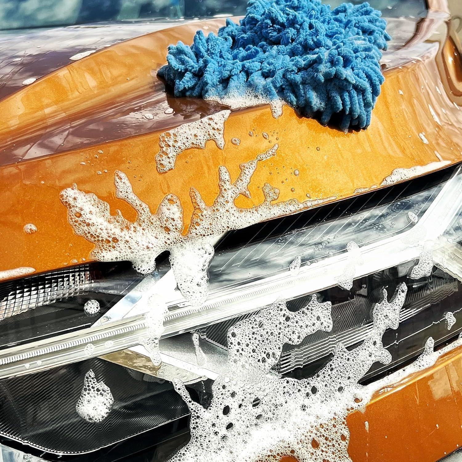 QM Cleaner Kit di Pulizia e Lucidatura per Carrozzeria Auto e Moto | Kit esterno Include Shampoo Concentrato 500ml, Cera Liquida di Carnauba 500 ml, 1 Guanto e 2 Panni in Microfibra