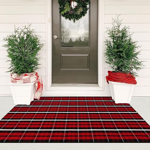 KIMODE Tapete de Navidad para puerta de exterior de 35 x 59 pulgadas, alfombra de cuadros rojos y negros, alfombra de algodón lavable a mano,