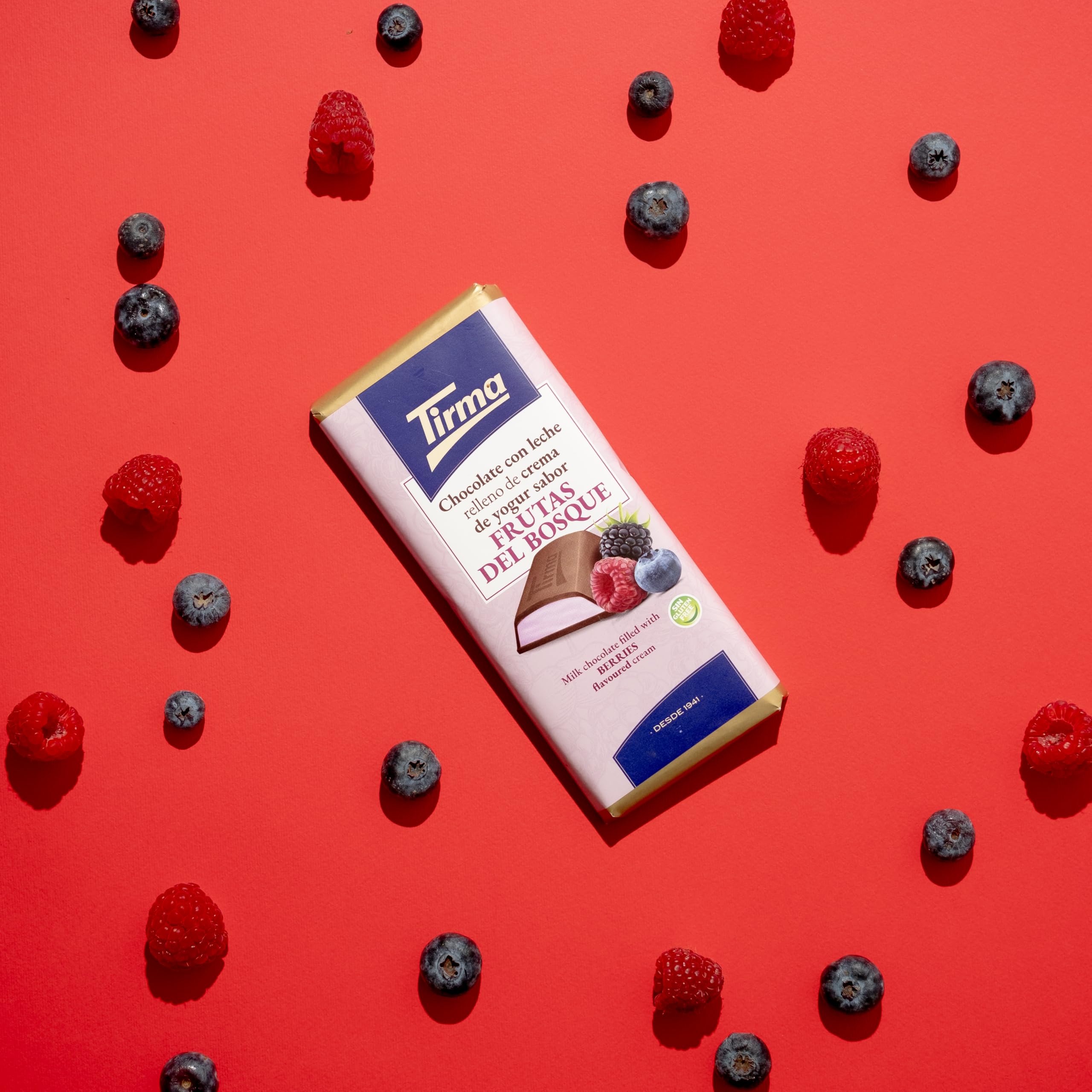 Tirma Chocolate con Leche y Frutos del Bosque 103 g | Tableta de Chocolate Rellena de Crema de Yogur y Frutos Rojos | Chocolate Cremoso Afrutado para Snack, Postre o Capricho Dulce