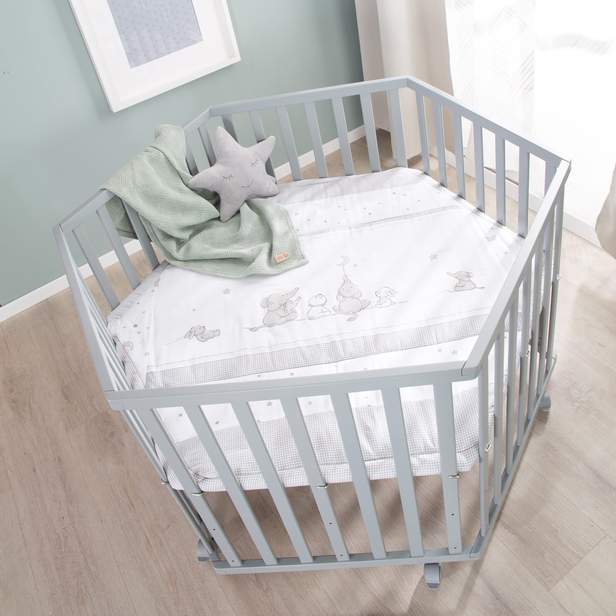 Pacchetto di roba Box per Bambini Sternenzauber Esagonale, Ruote con Freni, Base Regolabile in Altezza, + Materasso roba