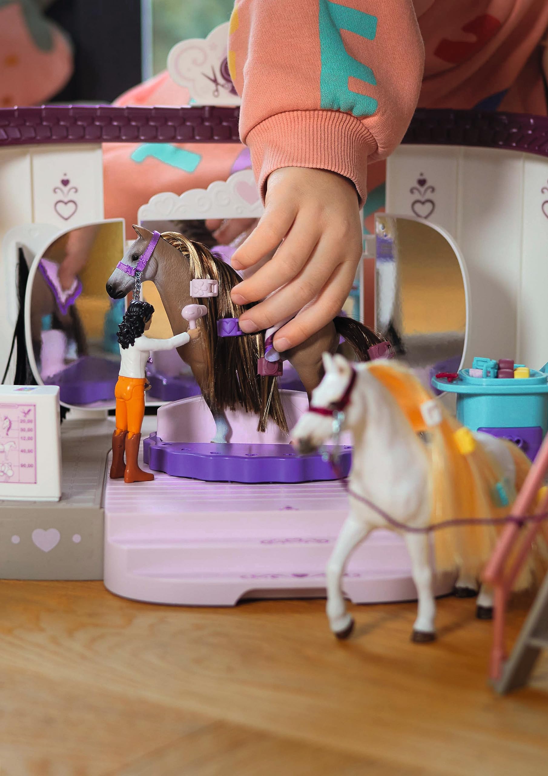 schleich | Salon piękności dla koni 42588 | zestaw z figurkami, wieloma funkcjami i licznymi akcesoriami | prezent dla chłopców i dziewczynek | zestaw do zabawy | 99 elementów