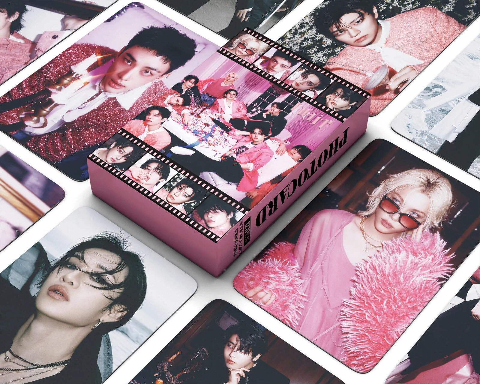Coffret Cadeau DO IT – Album, Photocards, Autocollants, Porte-Clés, Cordon, Support Acrylique – 15,5 X 10 X 5,8 Cm – Idéal Fan