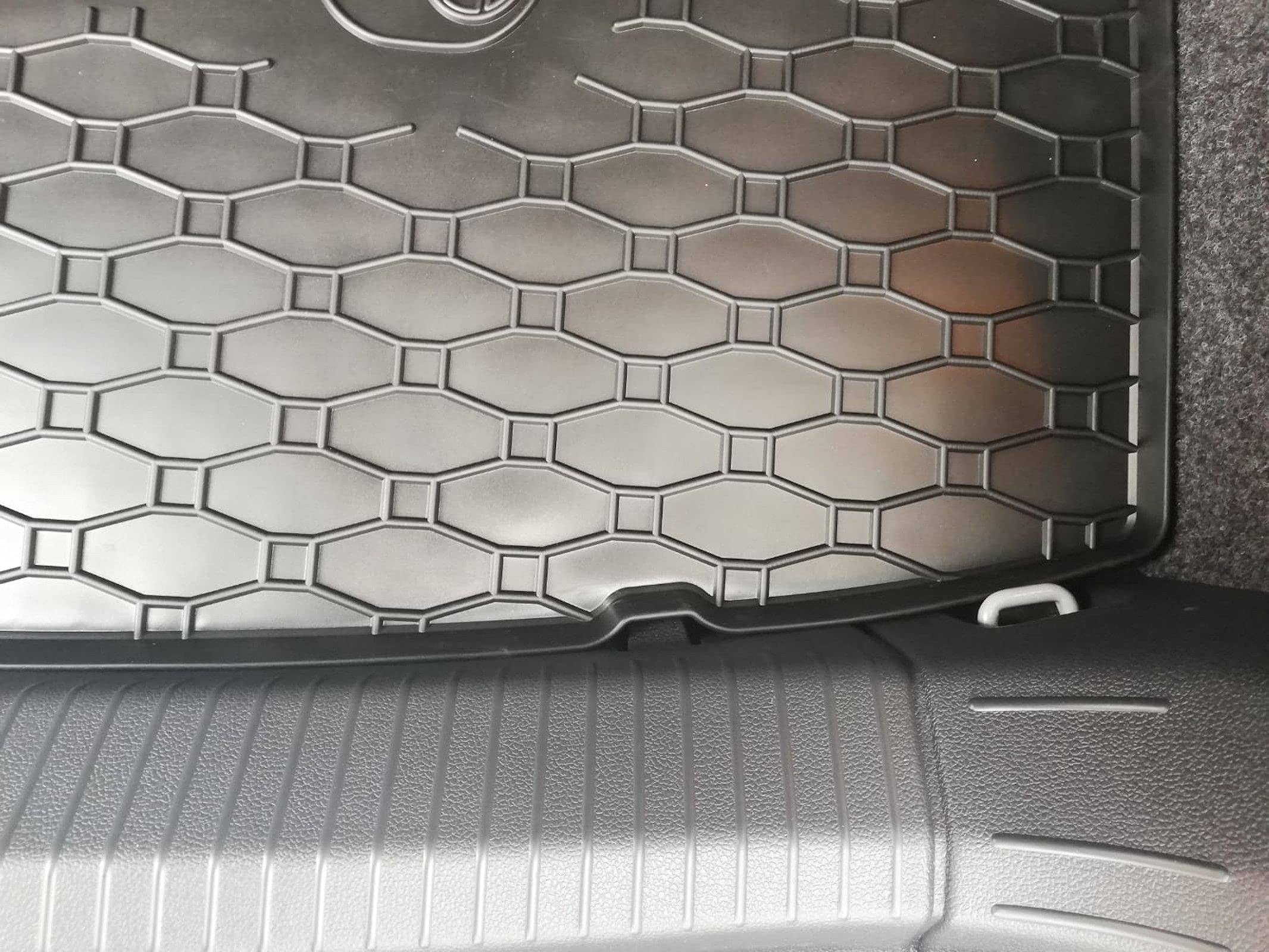ilTappetoAuto by Fabbri 3-17B - 437263 Tappeto auto in Gomma Bagagliaio compatibile con Polo AW dal 2017-, Posizione baule superiore e inferiore