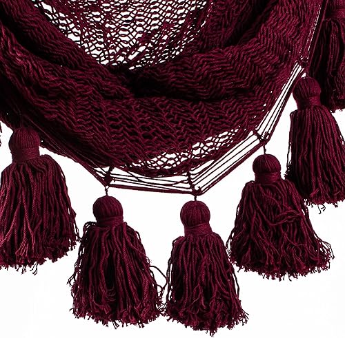 Miniatura 3 de Novica Asiento oceánico hecho a mano en Burdeos, hamaca maya de cuerda de algodón con borlas, columpio en vino, hamacas para interiores y