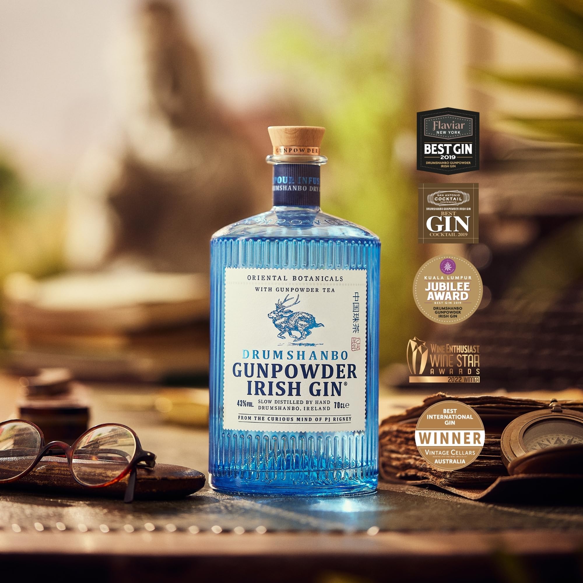 Drumshanbo Gunpowder Irish Gin 43% vol., fruchtig-herb durch den Gunpowder Tea und die zwölf ausgewählten Botanicals