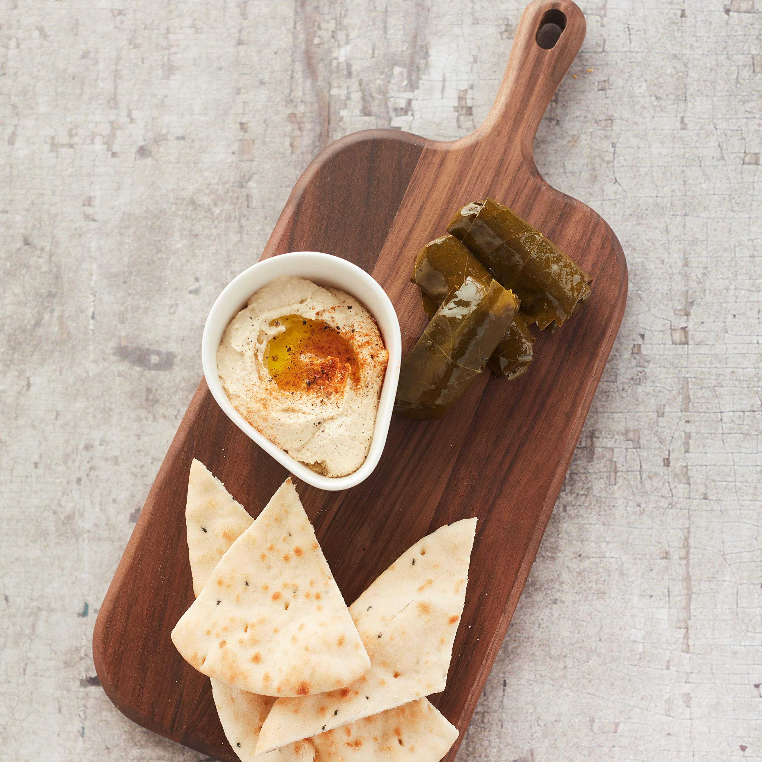 Point-Virgule planche apéro avec manche en noyer, parfaite pour servir des amuse-bouches et du fromage, 53x17,5cm