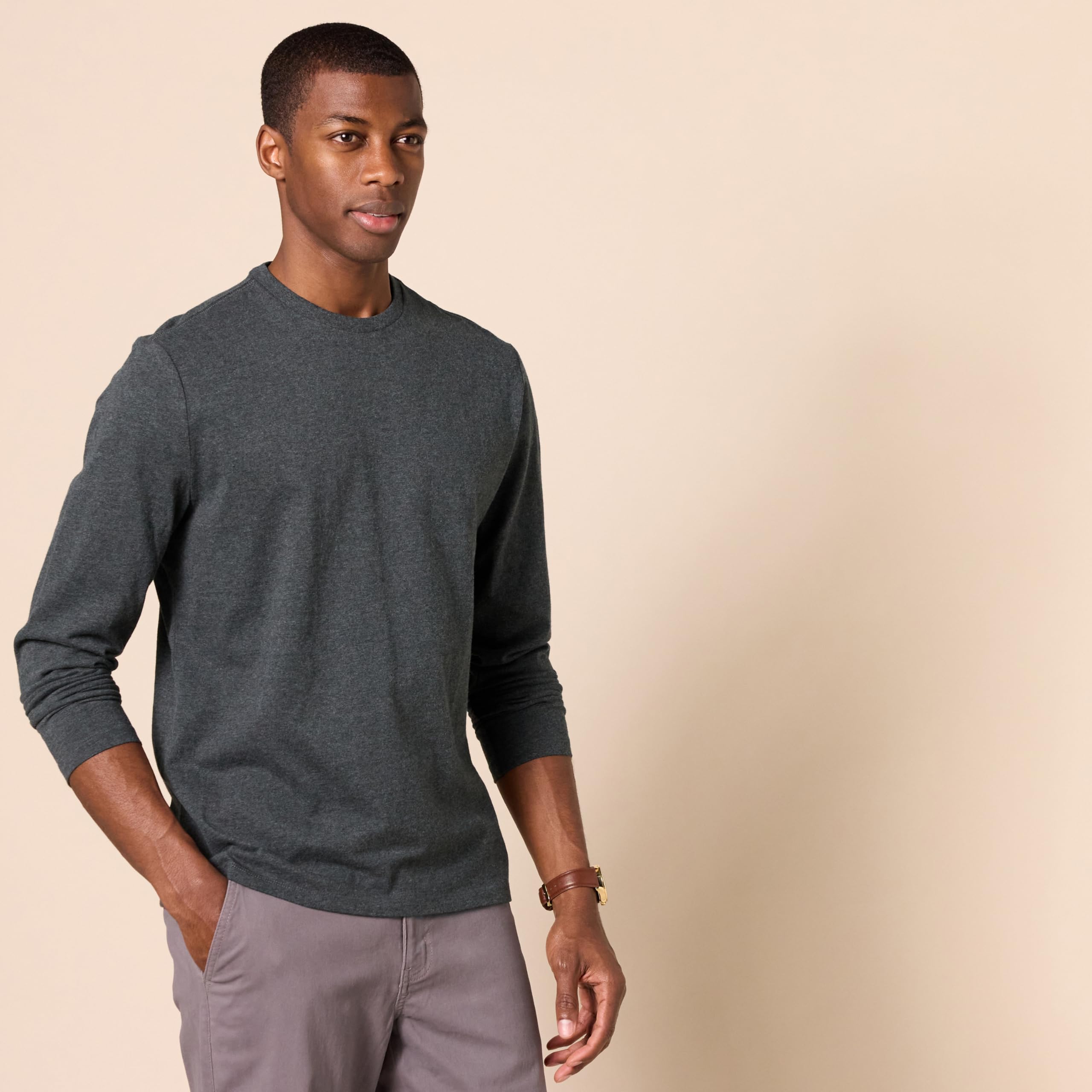 Amazon Essentials T-Shirt a Maniche Lunghe Slim Uomo