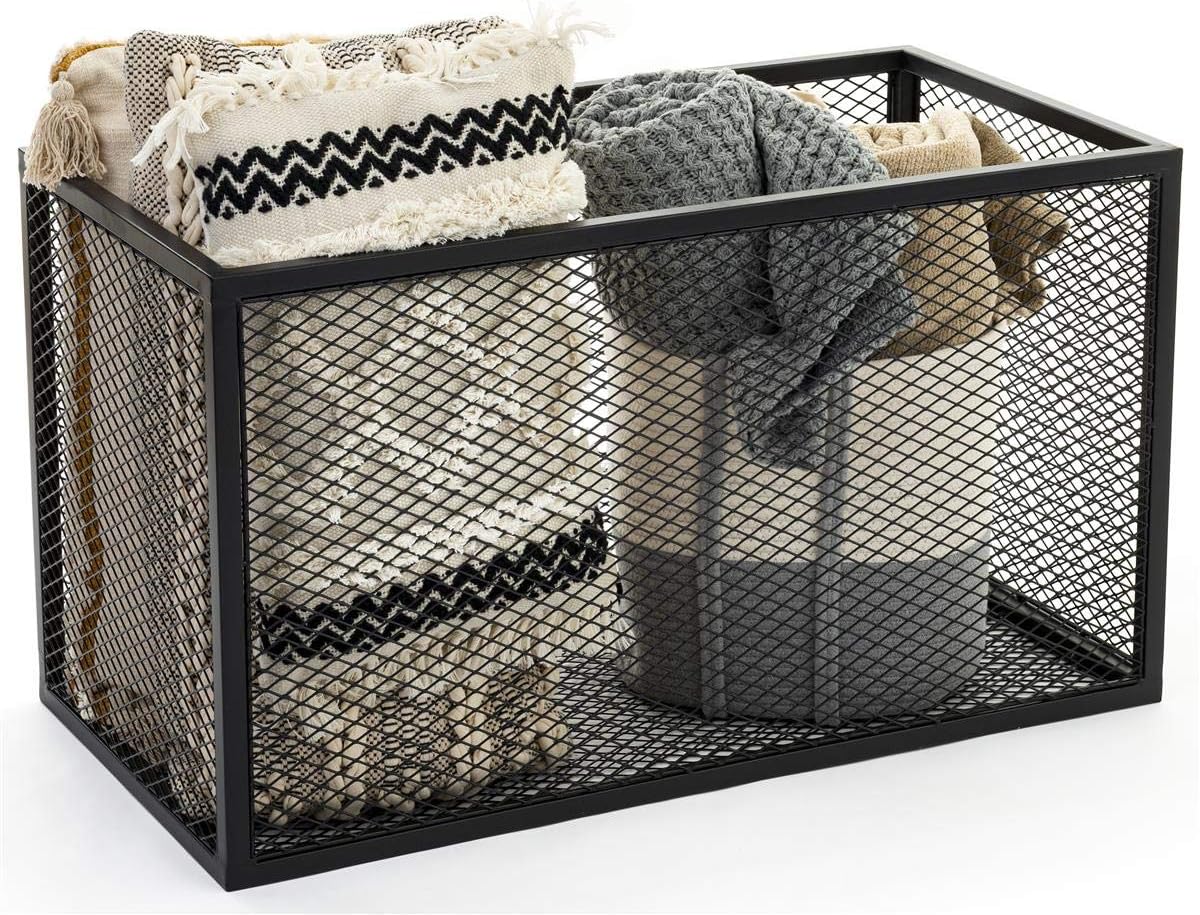 Displays2go Iron Retail Riser, 35" W x 18" D x 20" H, Iron Mesh - Black (SMMMRLG)