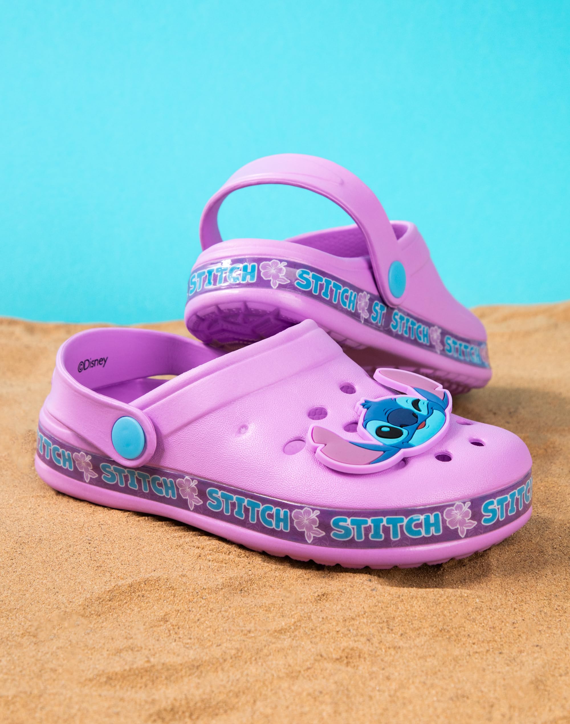 Disney Sabots Lilo & Stitch pour Filles | Chaussures Enfant à Enfiler avec Breloques Stitch Roses | Sandales/Mules d'intérieur et d'extérieur à l'effigie du Personnage, avec Bride Ajustable