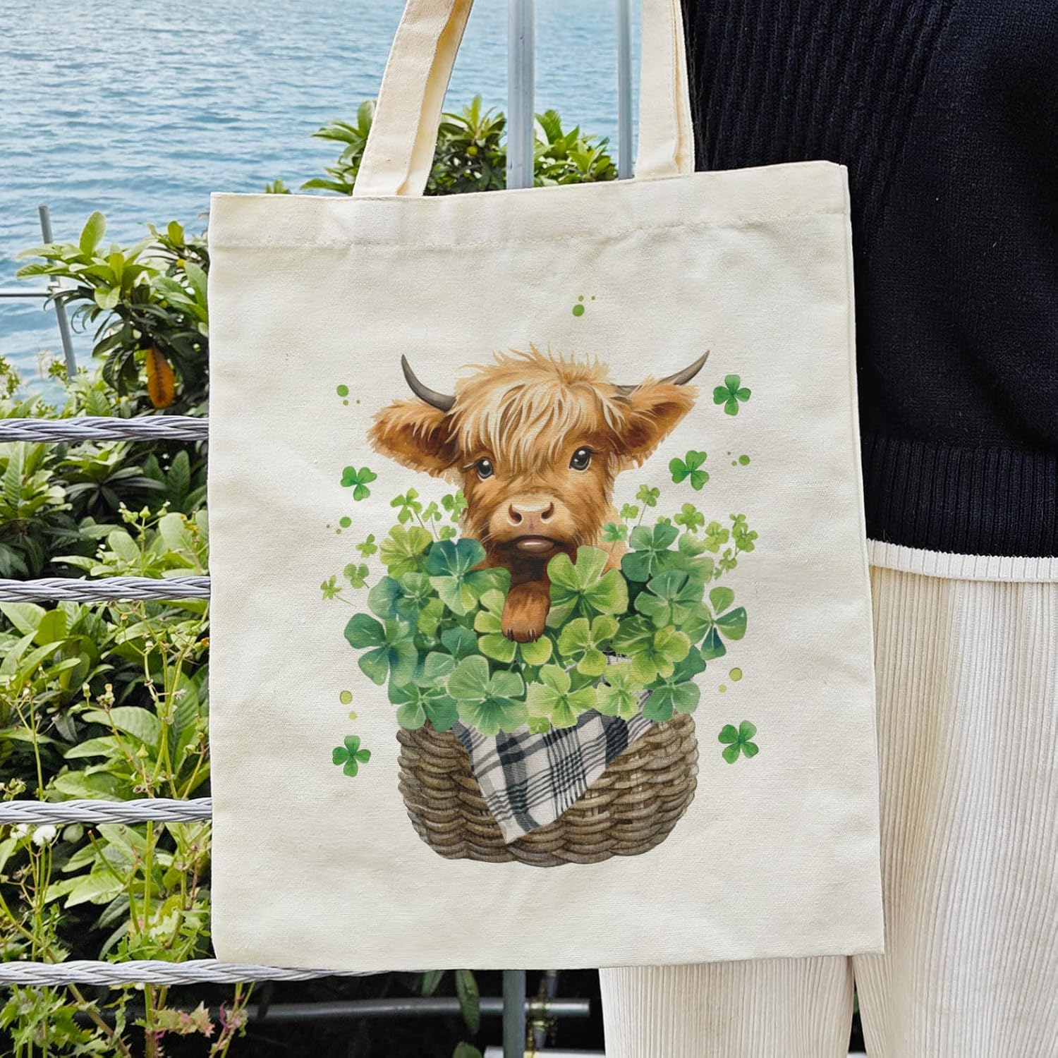 Dlzdn St Patricks Day Highland Cow Tote Bag For Women Aesthetic Shamrocks Clovers Tote Bag Shopping Grocery Bag Beach Bag Gifts for Women Teacher Bag Reusable Grocery Bag - Image 3