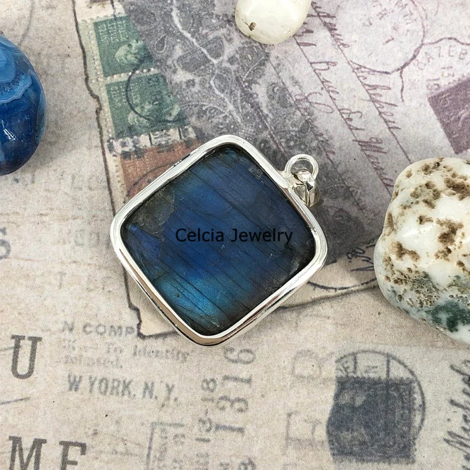 Massiver 925er Sterlingsilber-Anhänger für Damen und Herren, natürlicher Labradorit-Cabochon-Edelstein, erstaunlicher handgefertigter Schmuck für Sie und Ihn