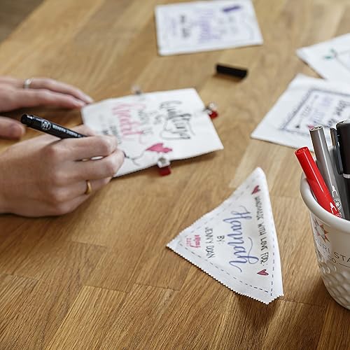 Miniatura 2 de Paquete de 2 marcadores de tela negros, punta ancha y fina, tinta resistente al agua, no necesita vapor ni planchado, bolígrafos de tela no tóxicos