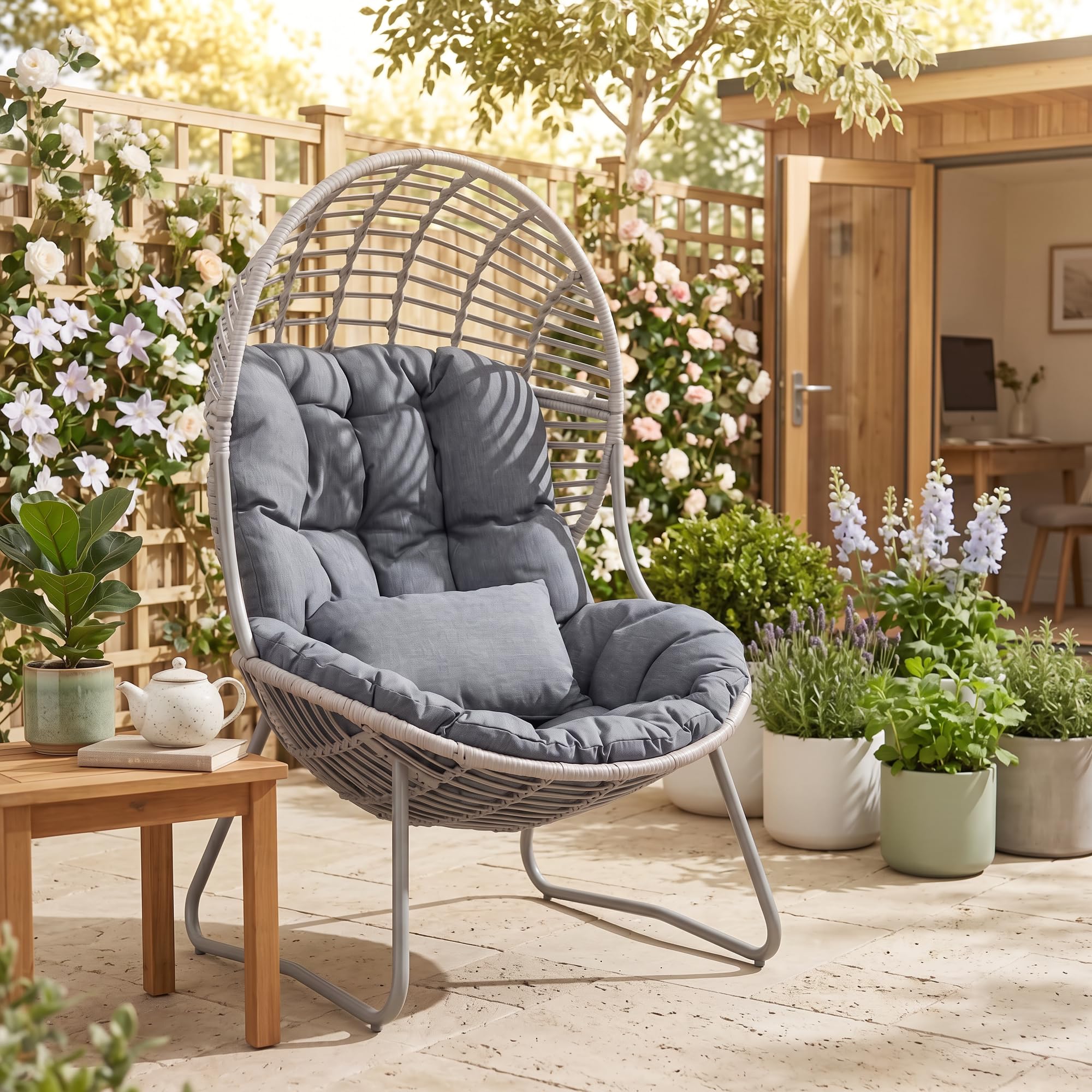 LIFEZEAL Poltrona da Esterno in Rattan PE, Poltrona a Forma di Uovo con Cuscino Rimovibile e Piedini Regolabili, Design Ergonomico, Sedia per Interno, Giardino, Balcone, 98 x 88,5 x 137,5 cm