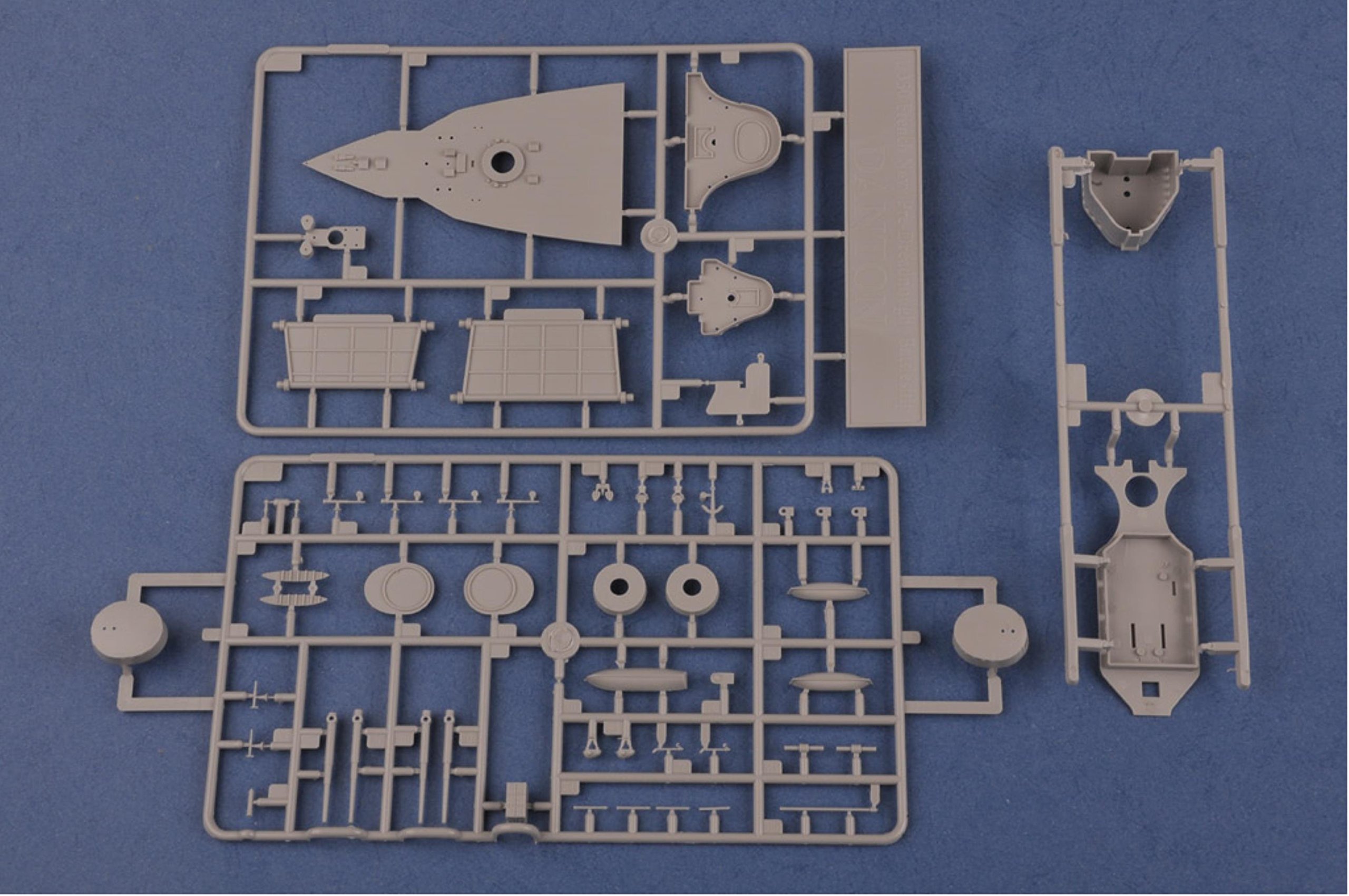 HOBBY BOSS フランス海軍 戦艦 Danton 1:350 1/350 艦船モデル フランス海軍 戦艦 ダントン HOBBY BOSS (ホビーボス)