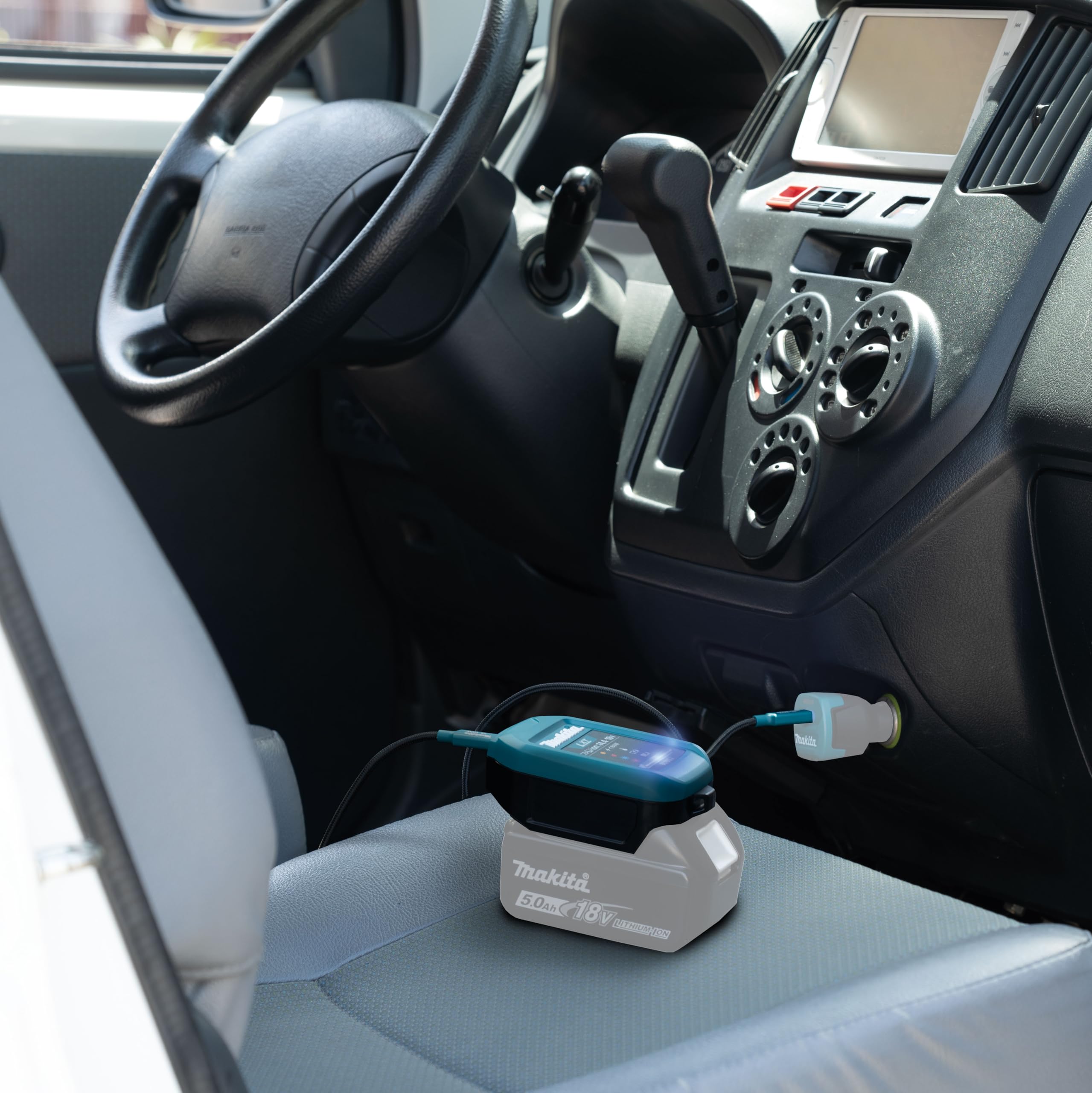 Makita 1916D9-8 ładowarka samochodowa DC18SJ z kablem USB C
