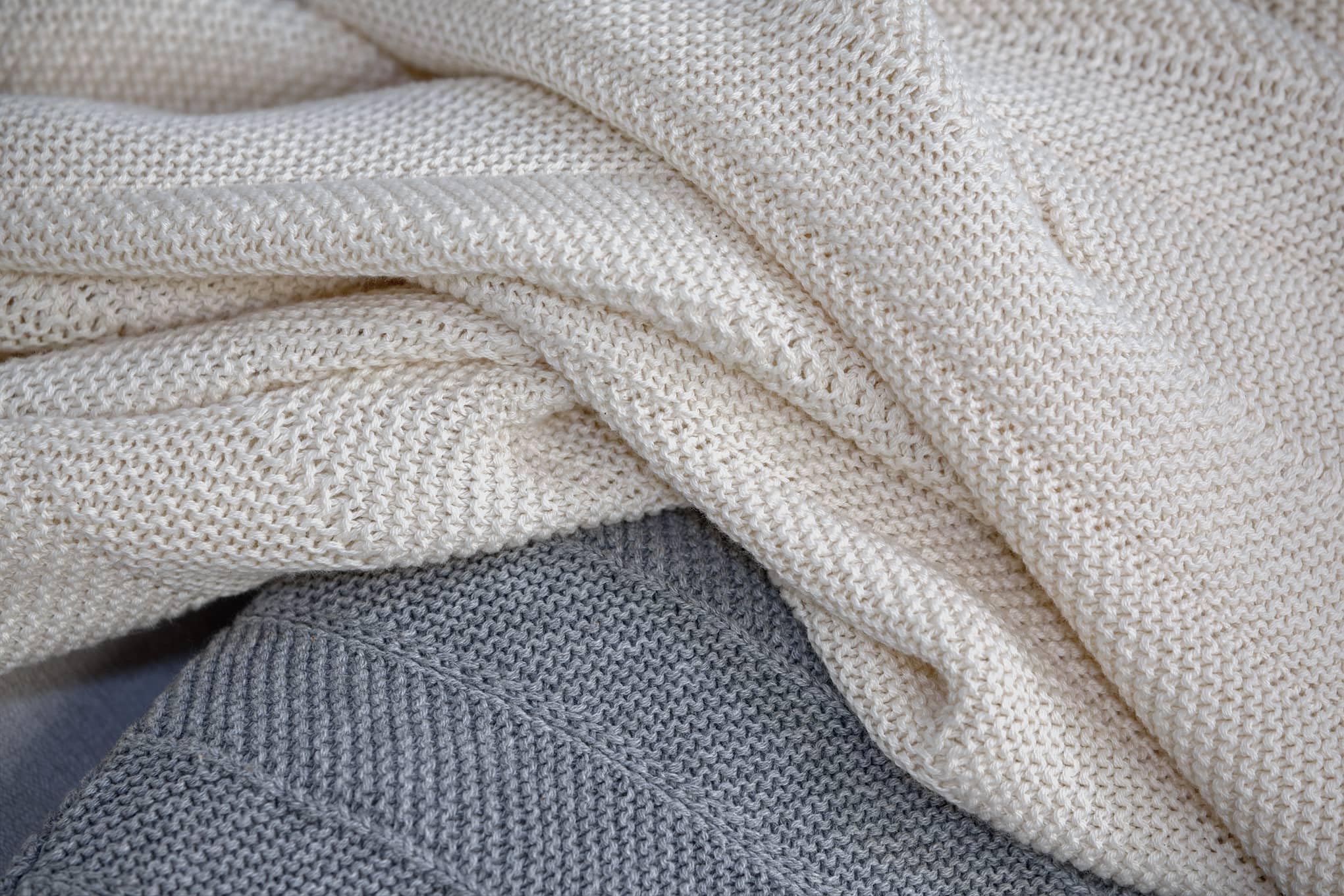 Manta Milo de Punto Fino, 150x200 cm, Arena (Beige), 100% algodón, Aspecto de Espiga